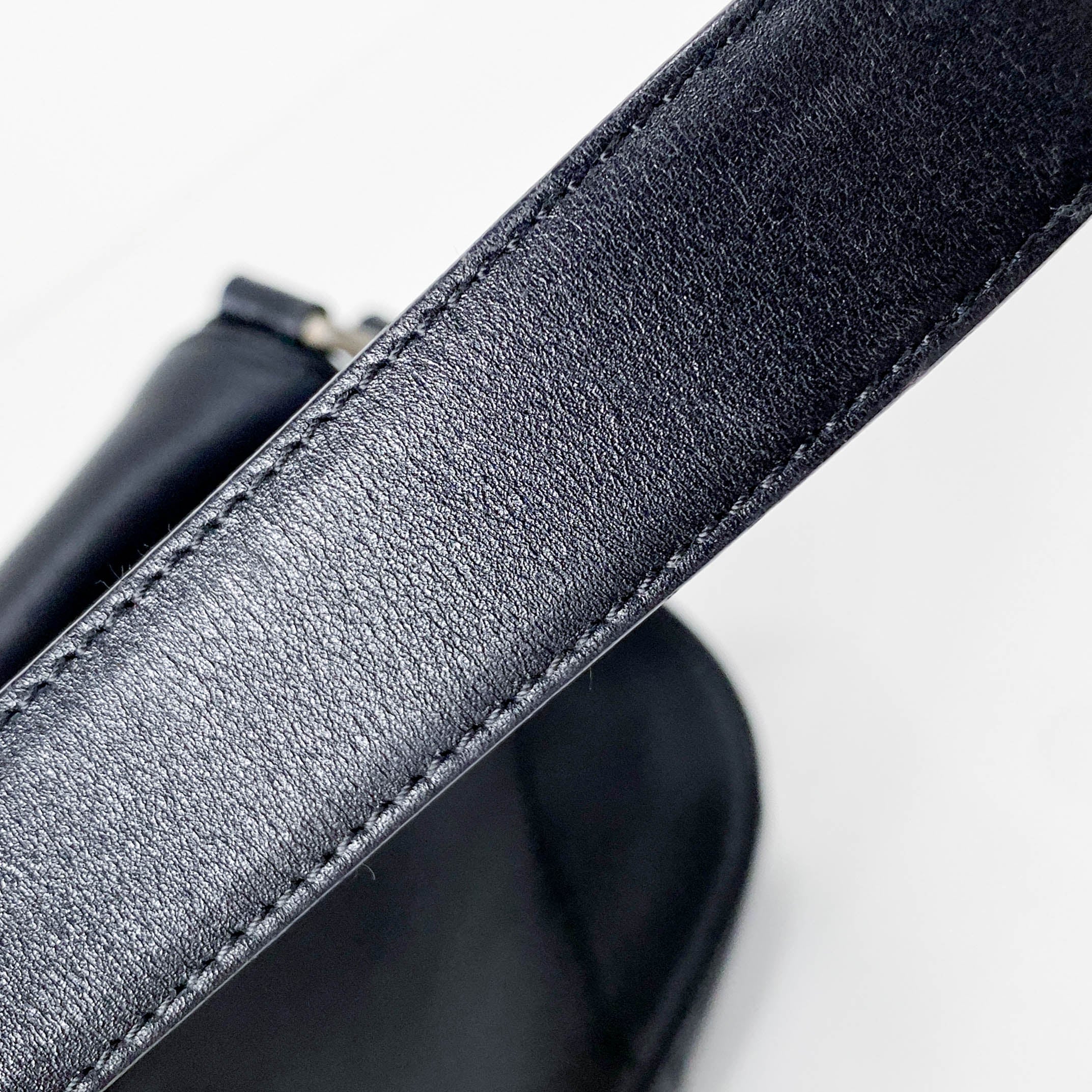 PRADA Archive Black Leather Shoulder Bag – HIVE PRELOVED