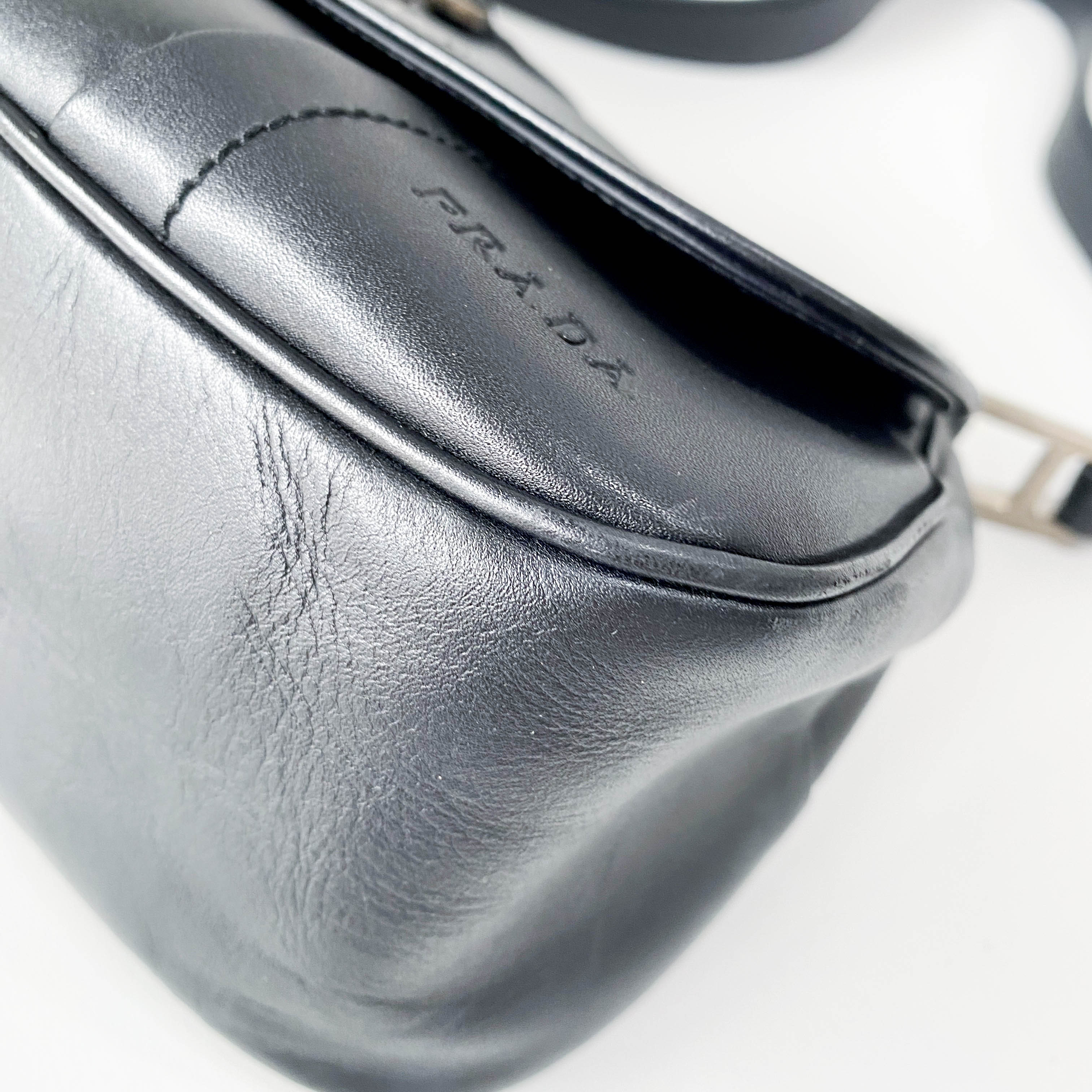 PRADA Archive Black Leather Shoulder Bag – HIVE PRELOVED
