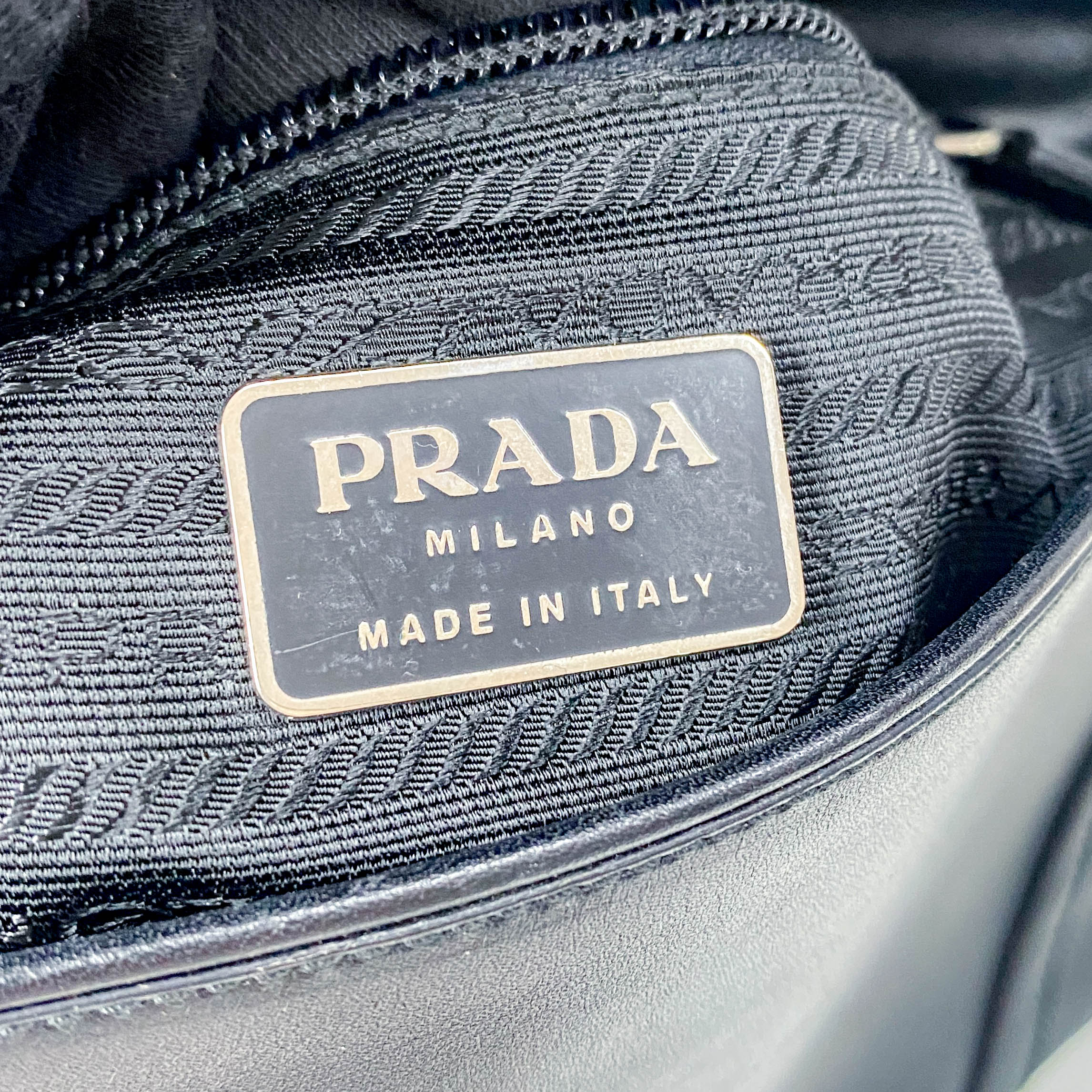 PRADA Archive Black Leather Shoulder Bag – HIVE PRELOVED