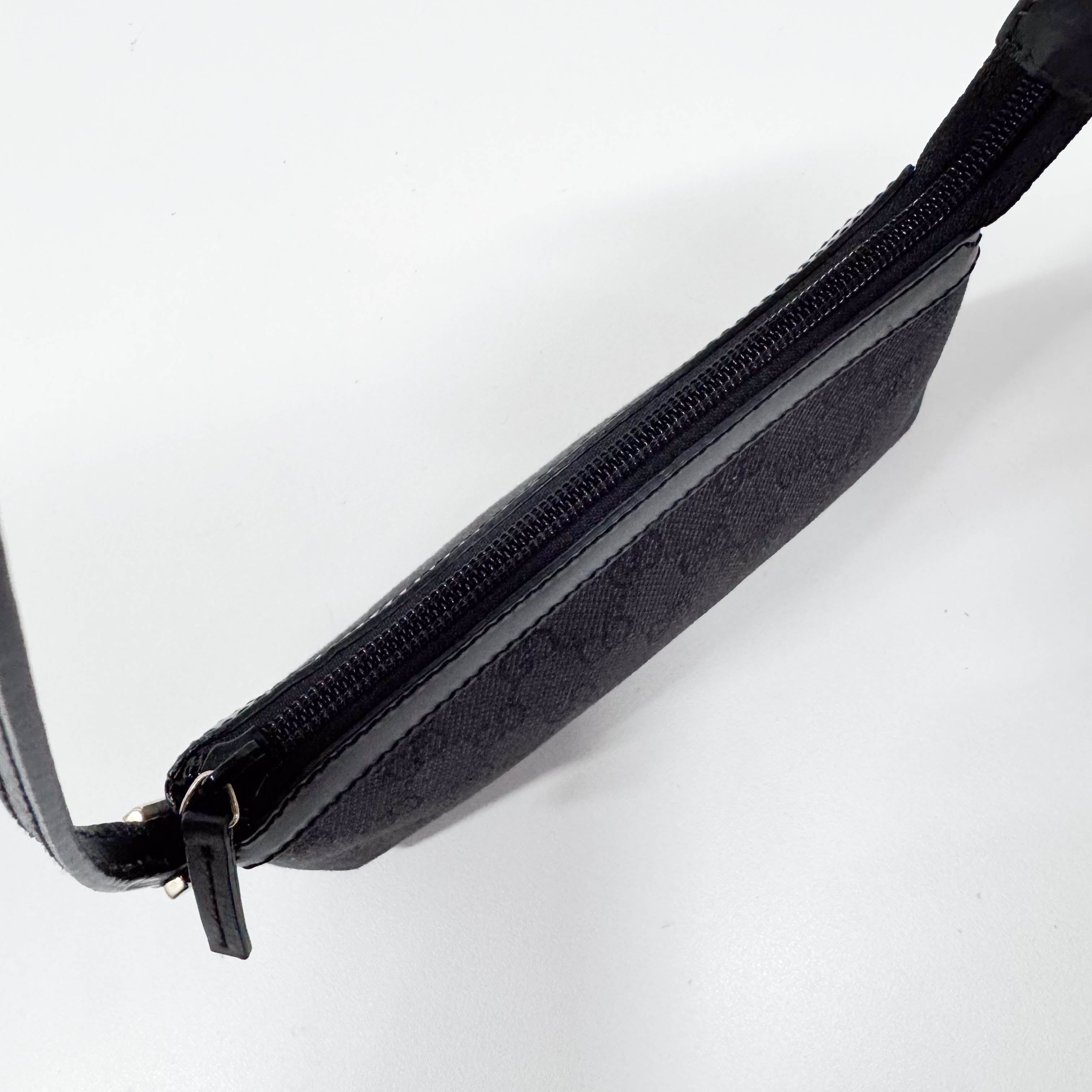 GG Canvas Black Shoulder Bag