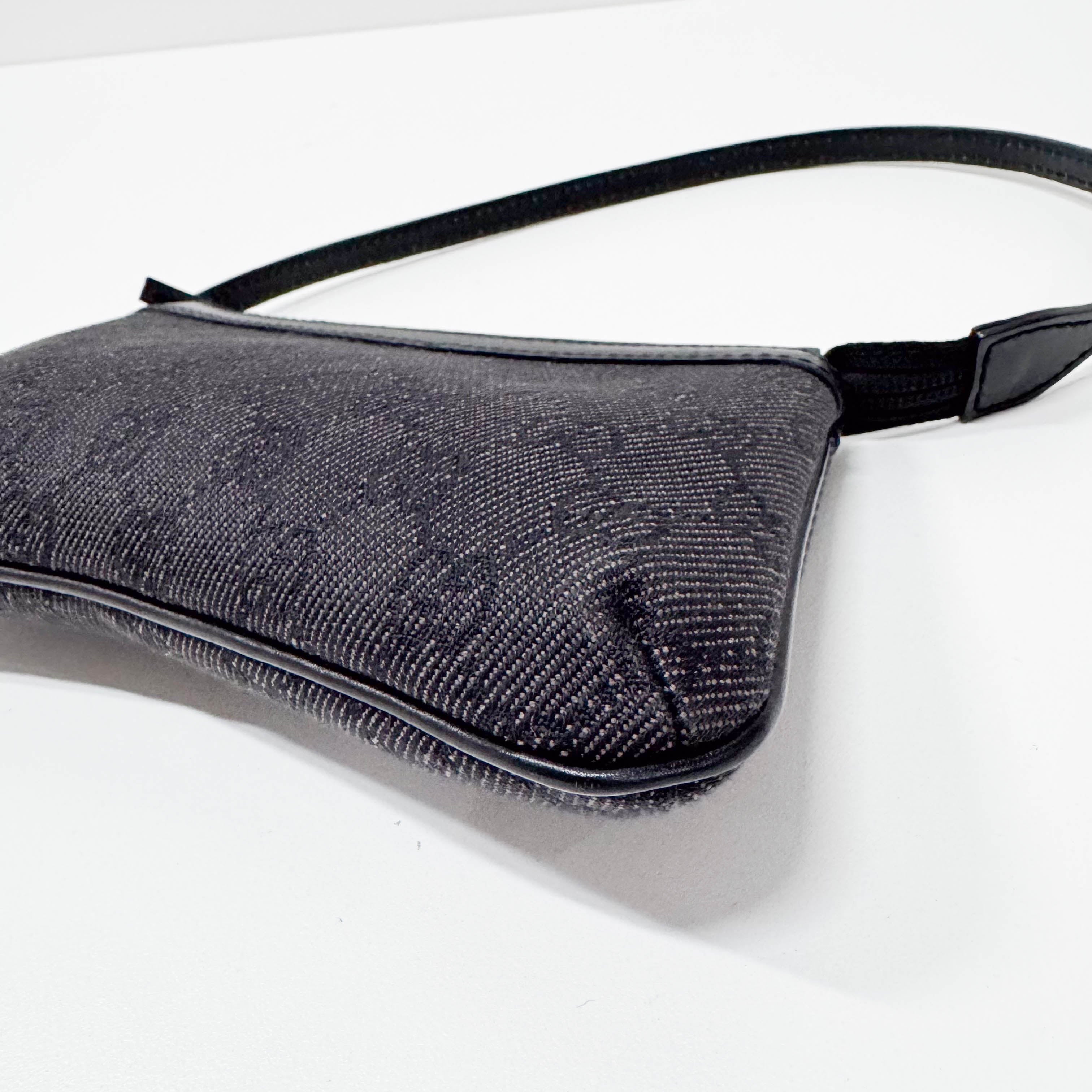 GG Canvas Black Shoulder Bag