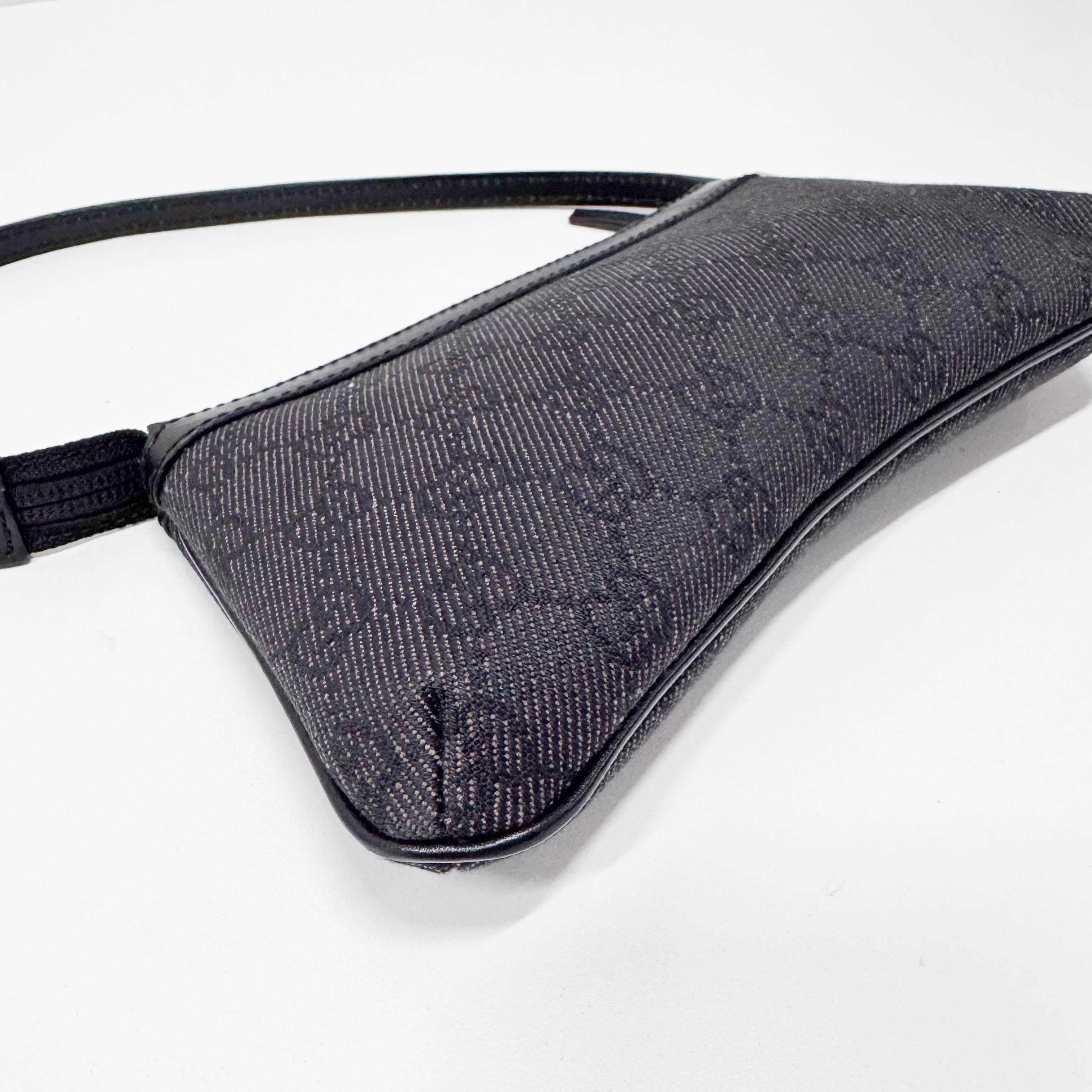 GG Canvas Black Shoulder Bag