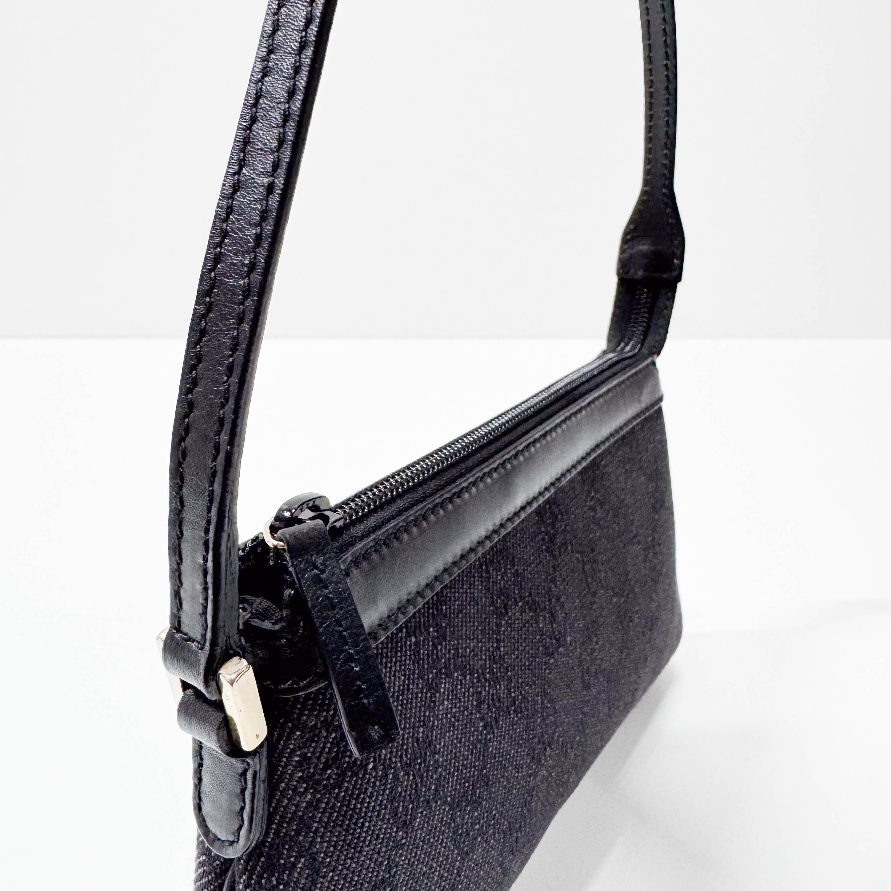 GG Canvas Black Shoulder Bag