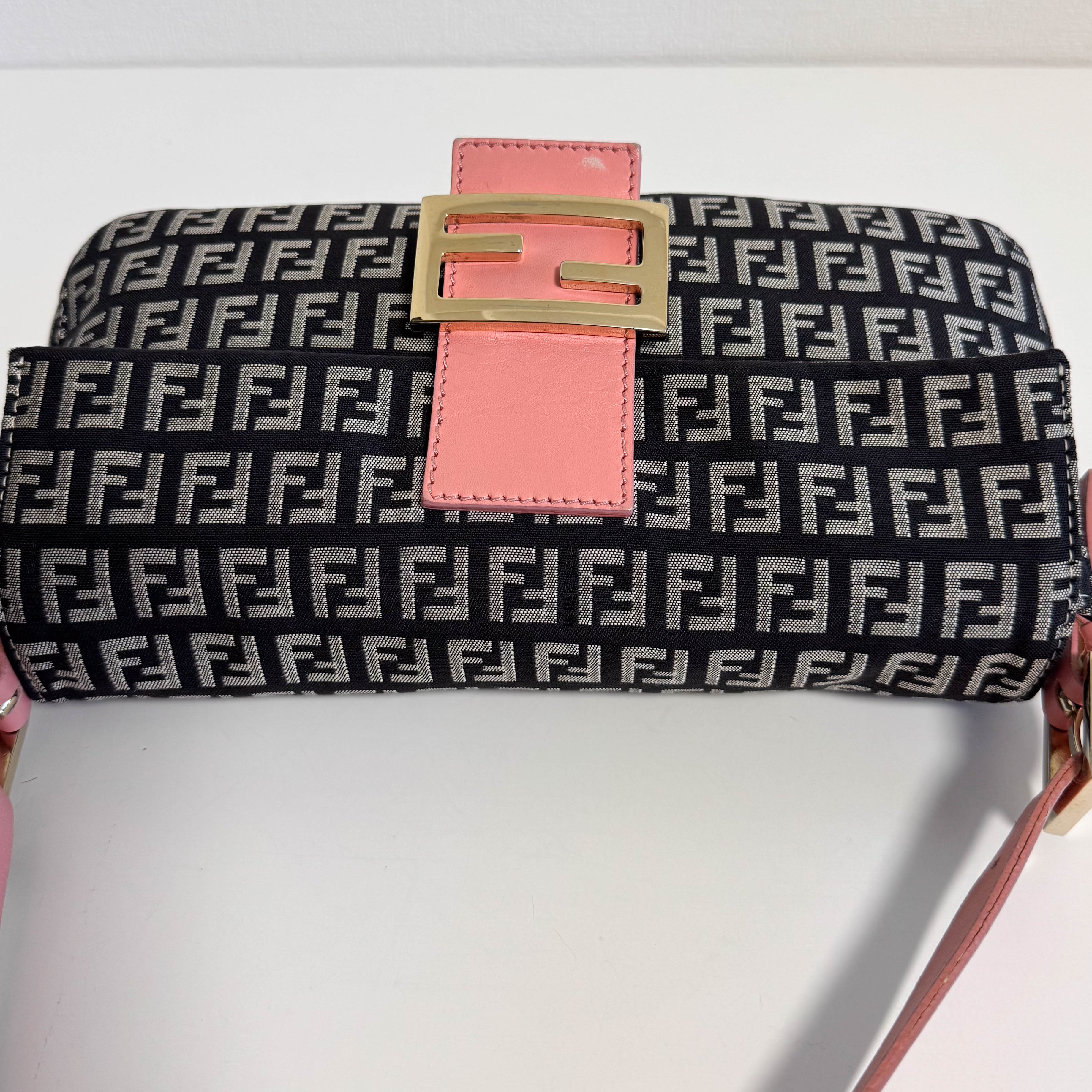 Baguette Zucchino Black Canvas Pink Leather Shoulder Bag with Gold Hardware
