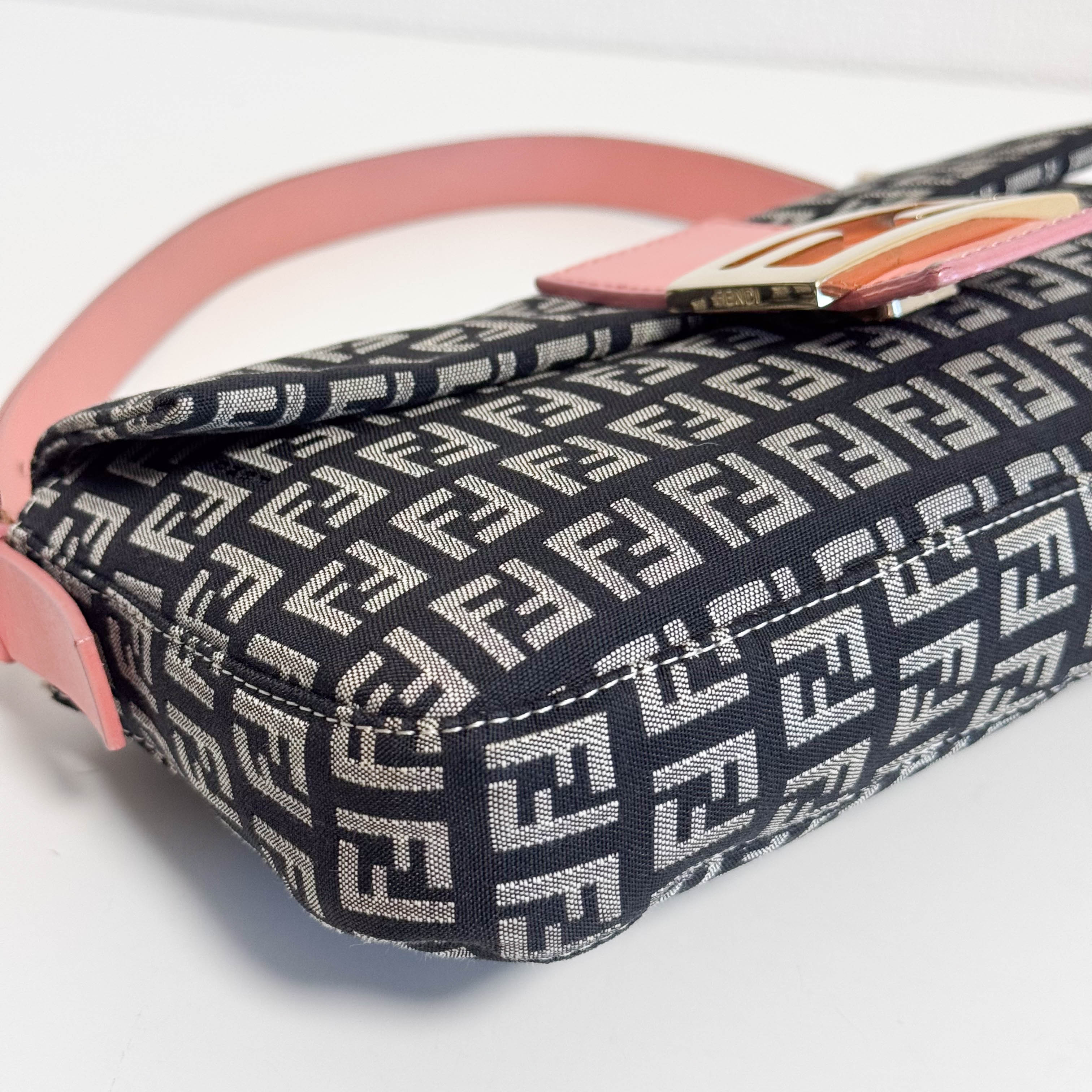 Baguette Zucchino Black Canvas Pink Leather Shoulder Bag with Gold Hardware