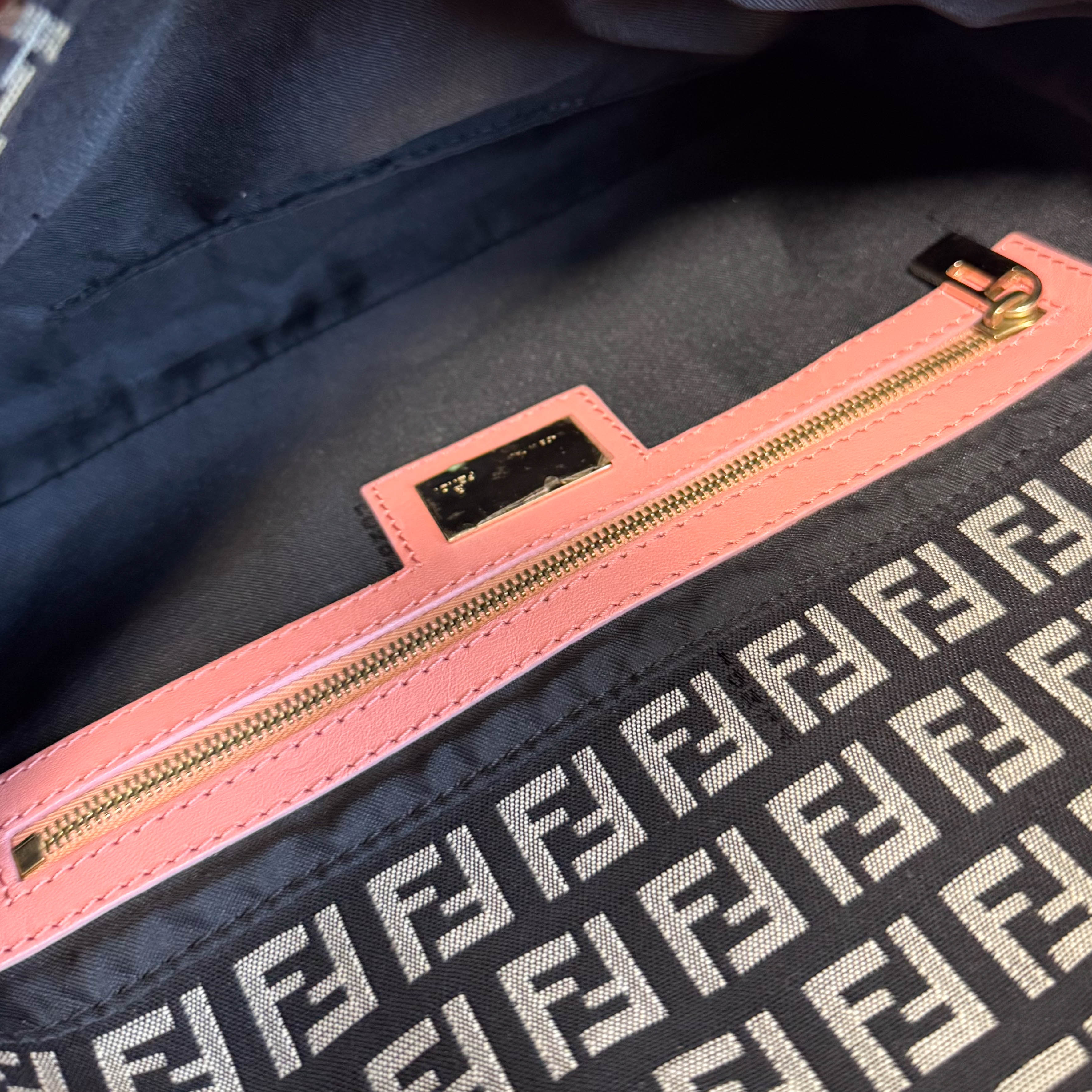 Baguette Zucchino Black Canvas Pink Leather Shoulder Bag with Gold Hardware