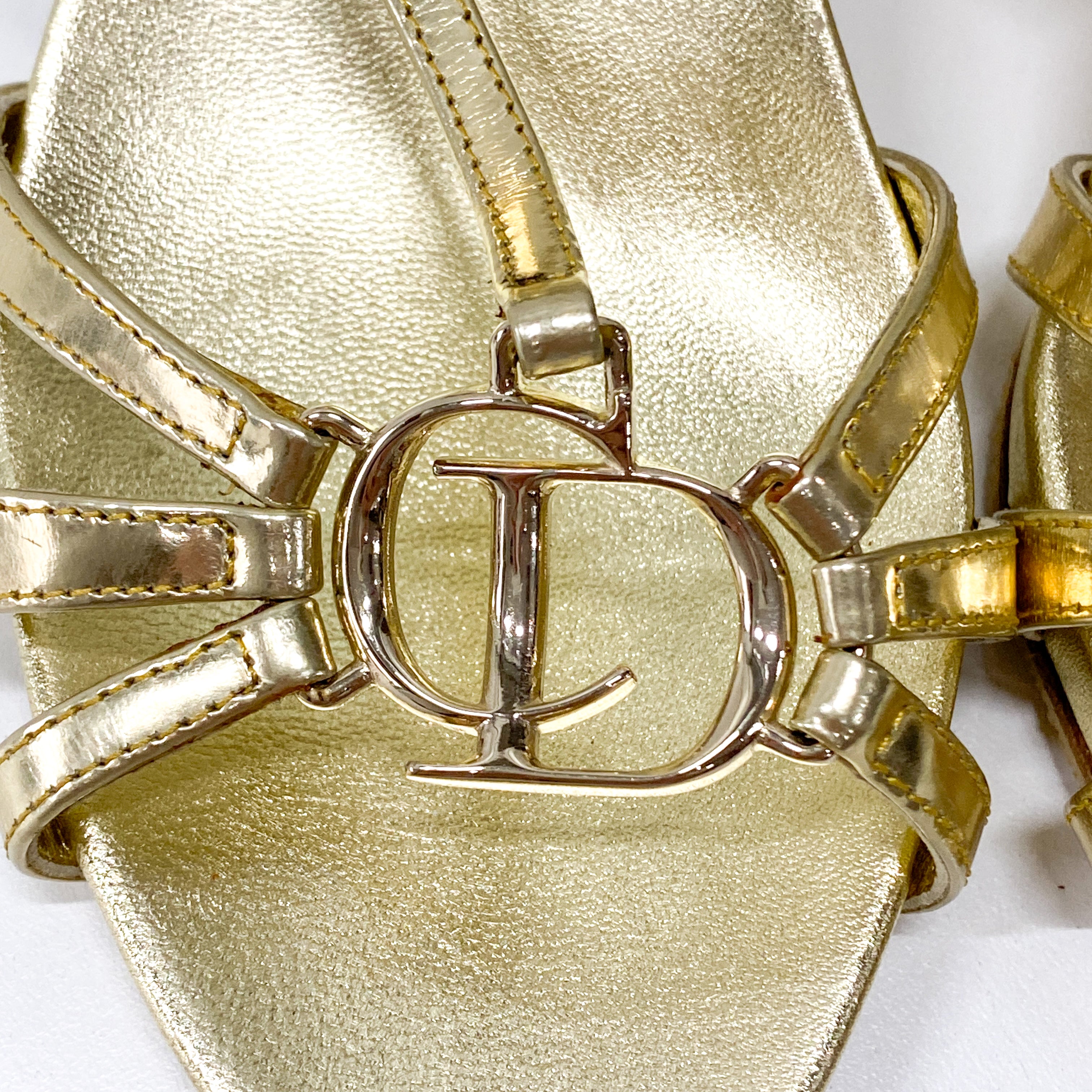 Vintage Gold Heel Sandas SIZE 35