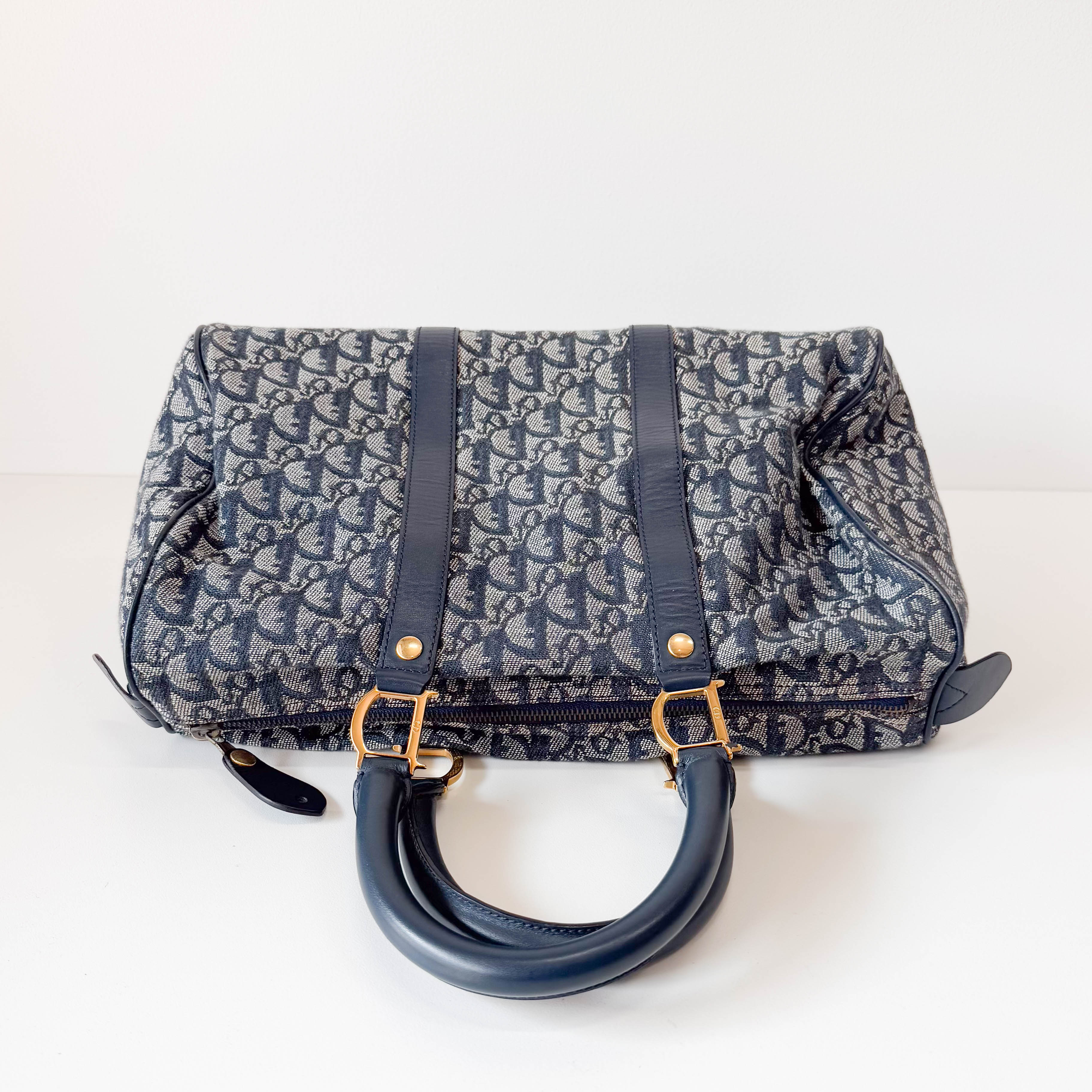 Navy Trotter Bowling Bag