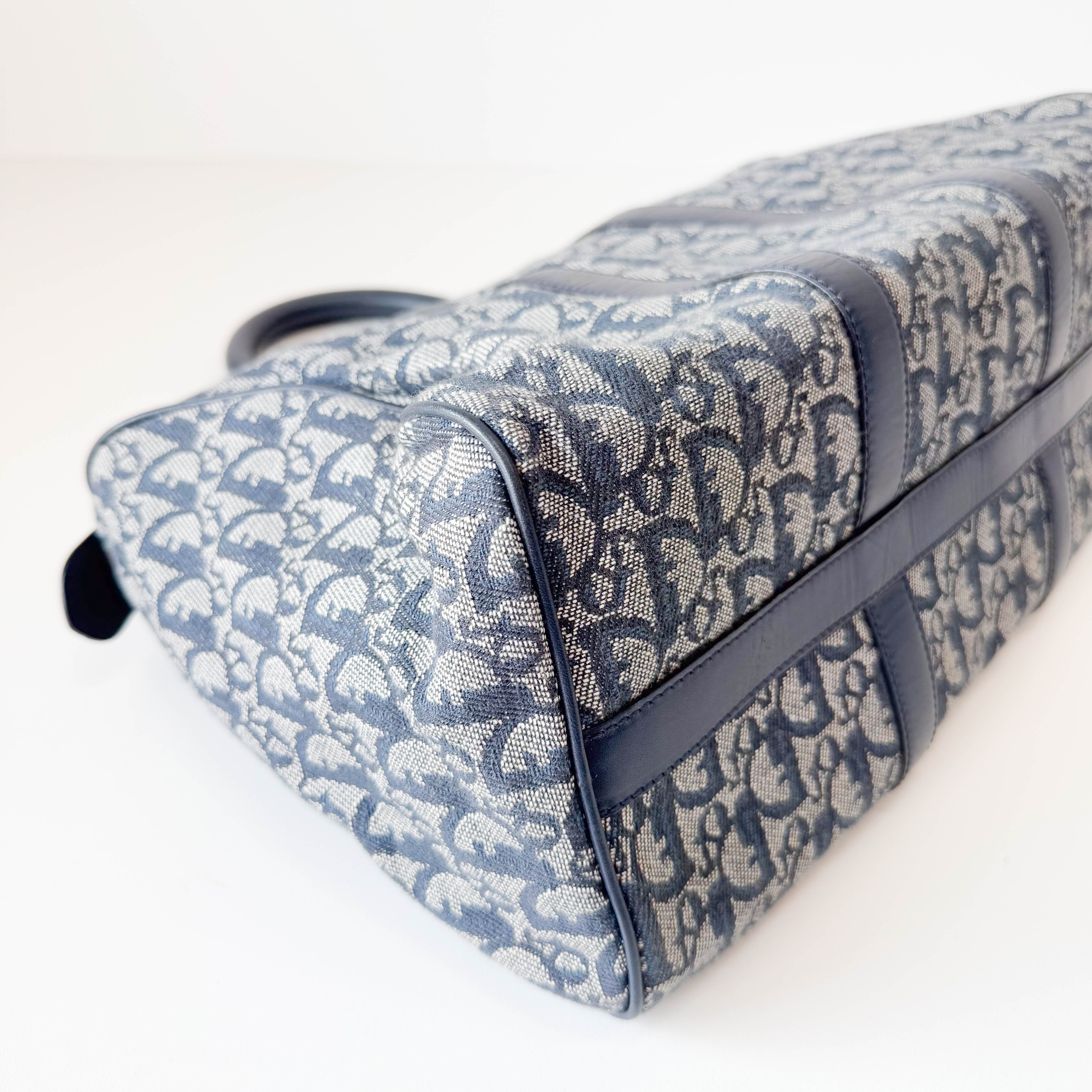 Navy Trotter Bowling Bag