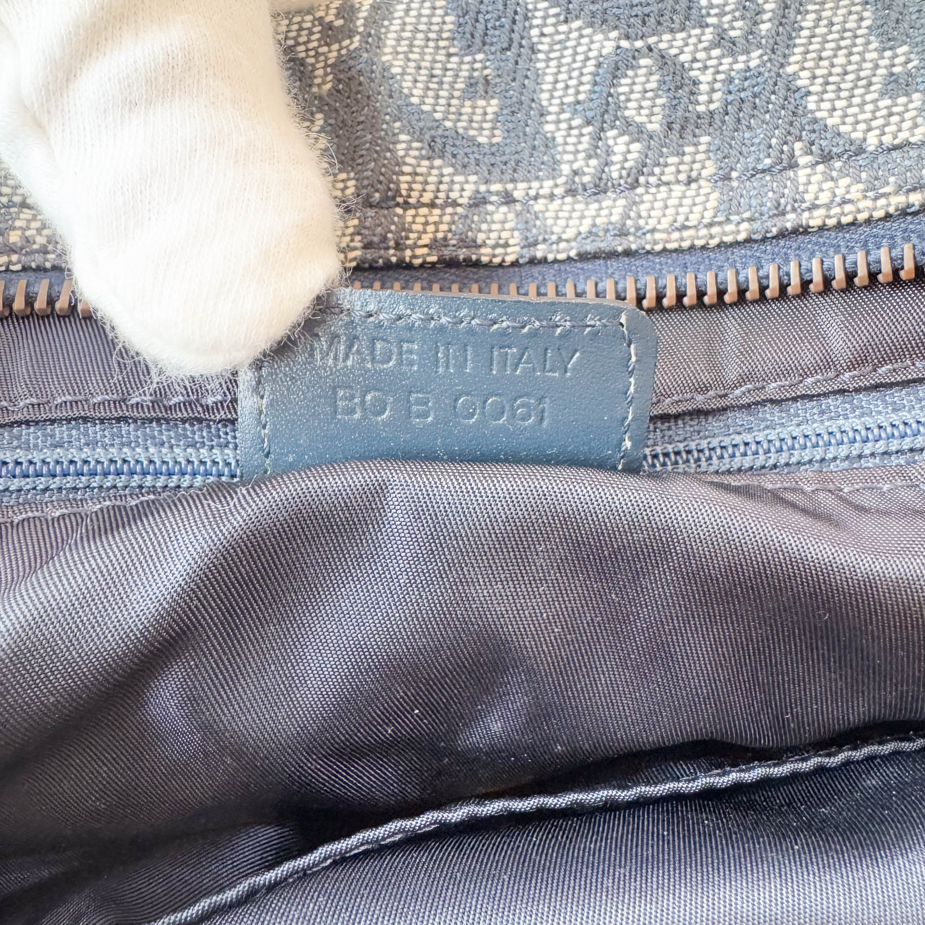 Navy Trotter Bowling Bag