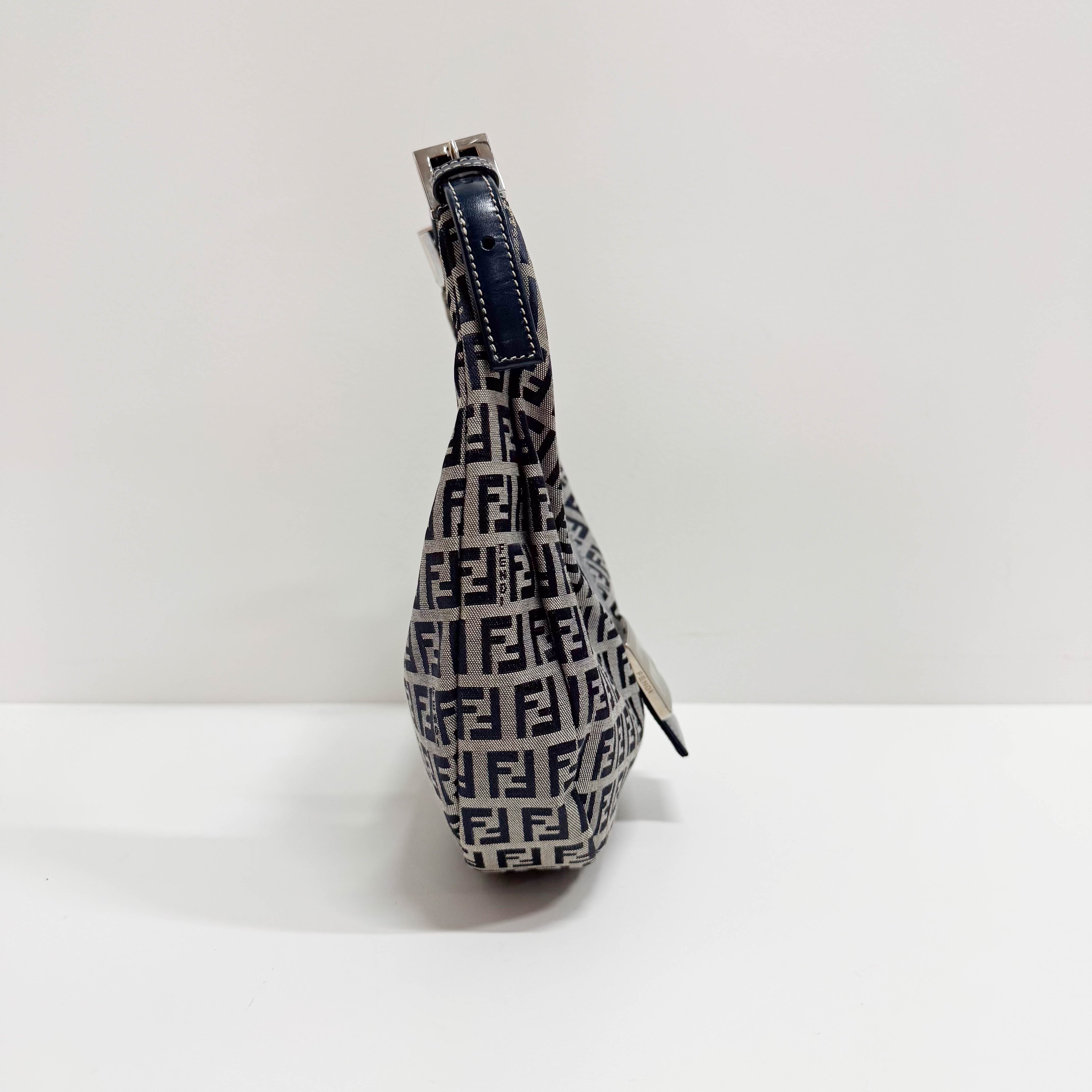 Zucchino Croissant Grey Canvas Shoulder Bag