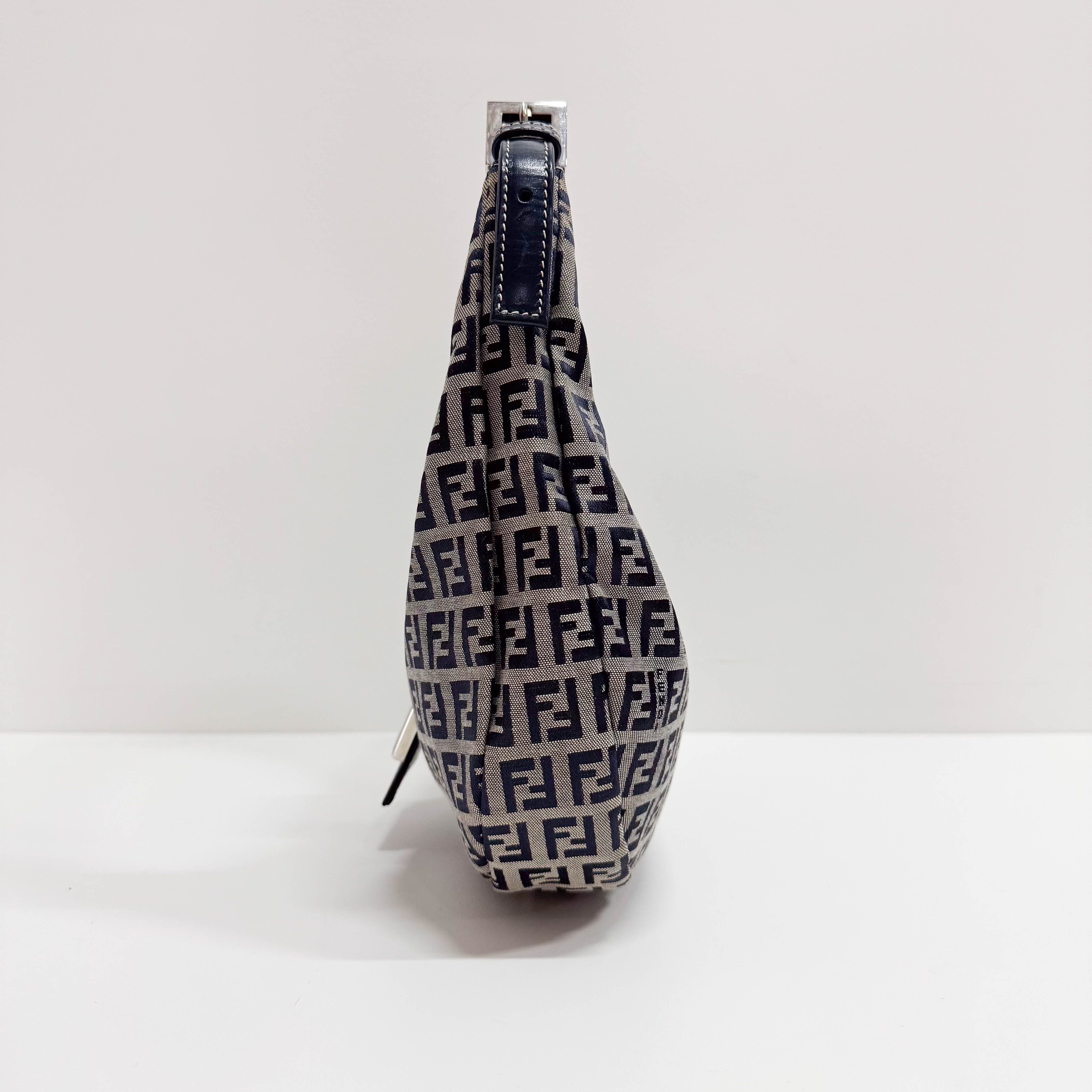 Zucchino Croissant Grey Canvas Shoulder Bag