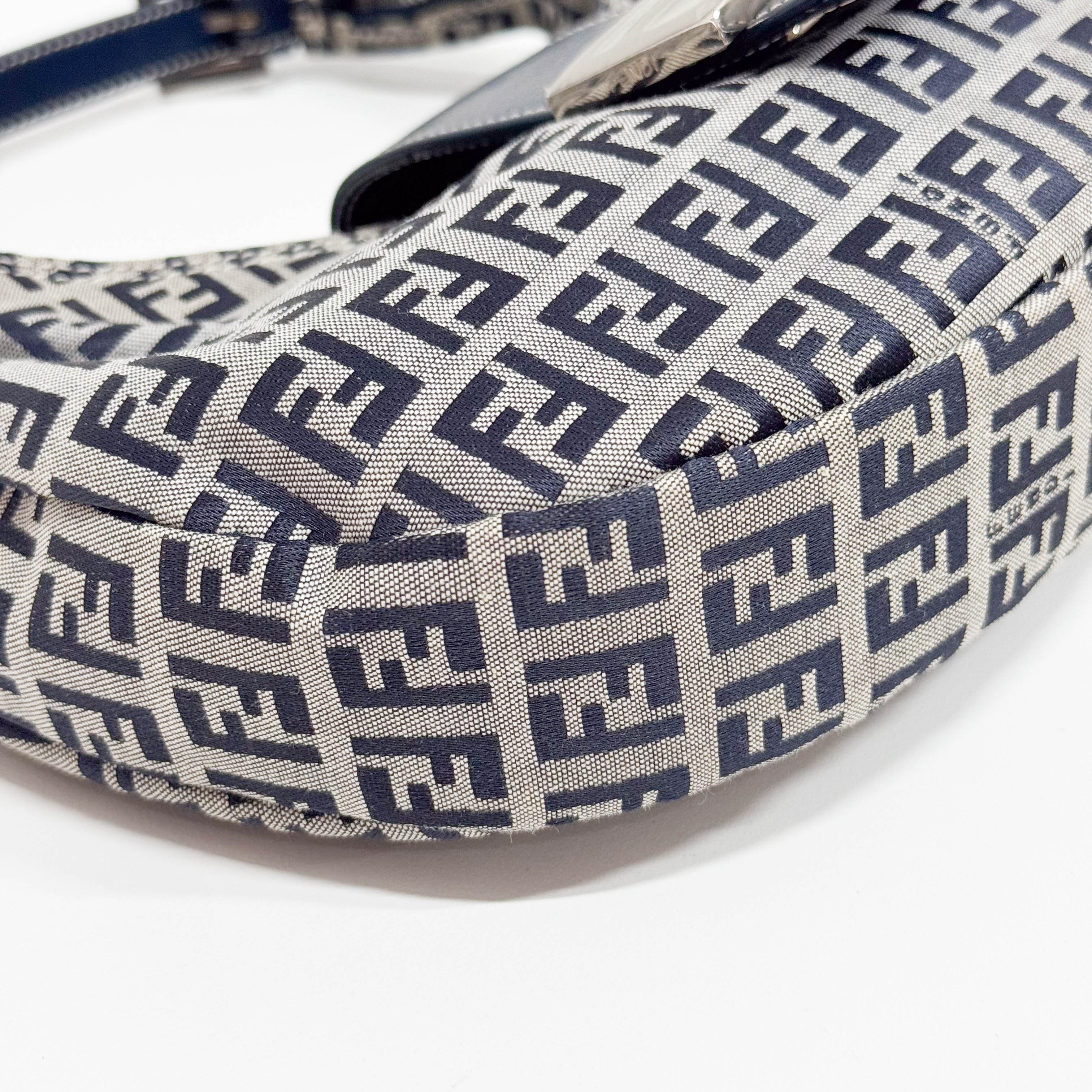 Zucchino Croissant Grey Canvas Shoulder Bag