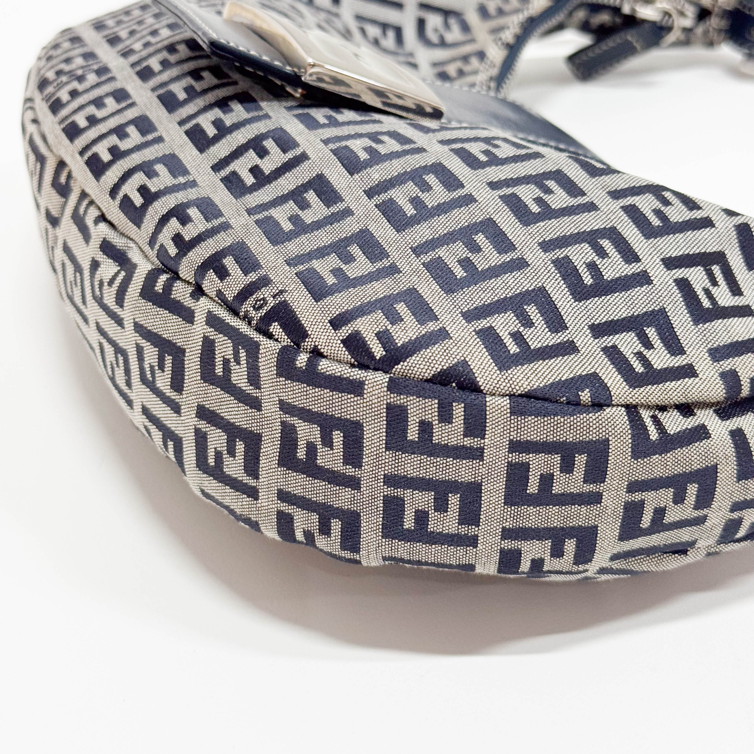 Zucchino Croissant Grey Canvas Shoulder Bag