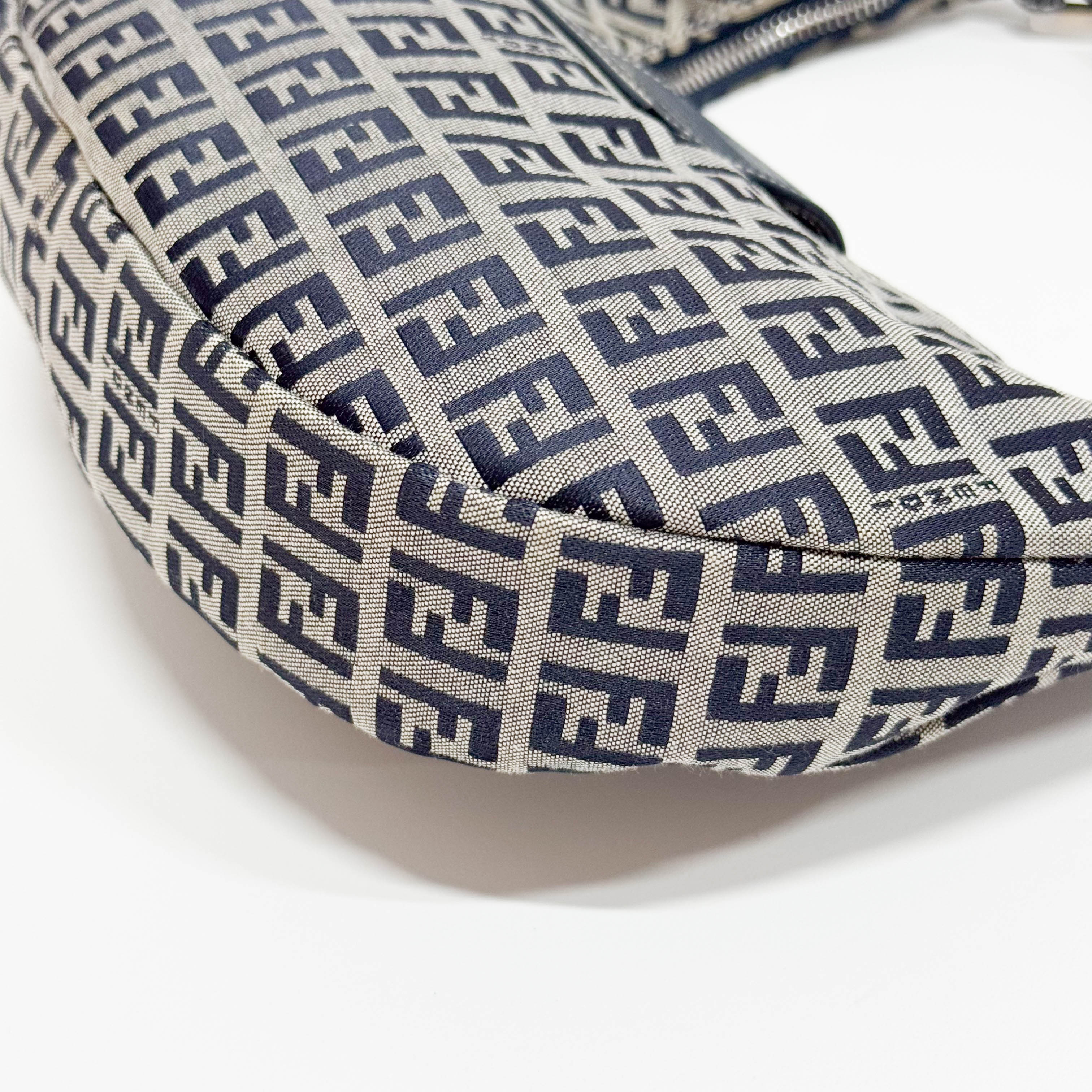 Zucchino Croissant Grey Canvas Shoulder Bag