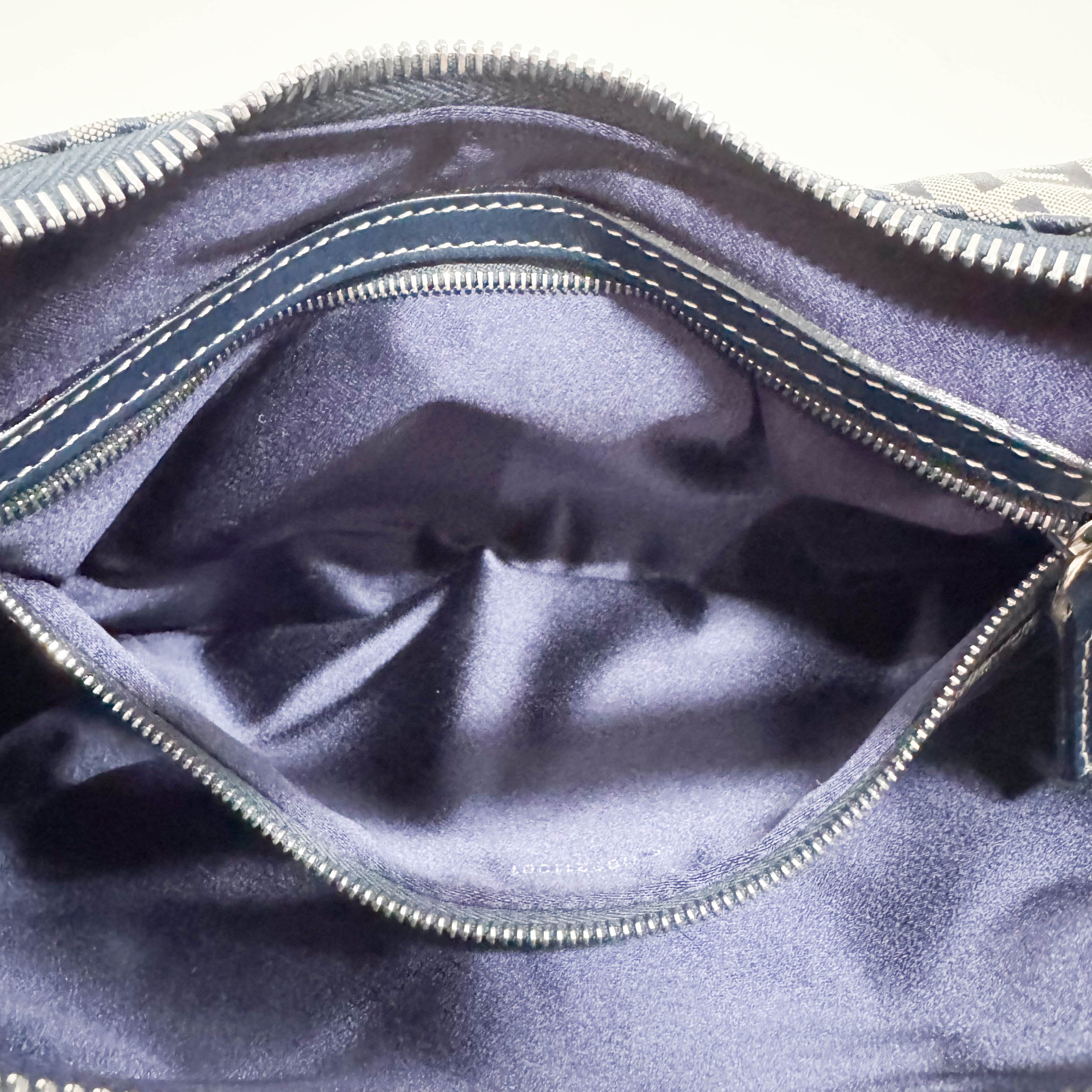 Zucchino Croissant Grey Canvas Shoulder Bag