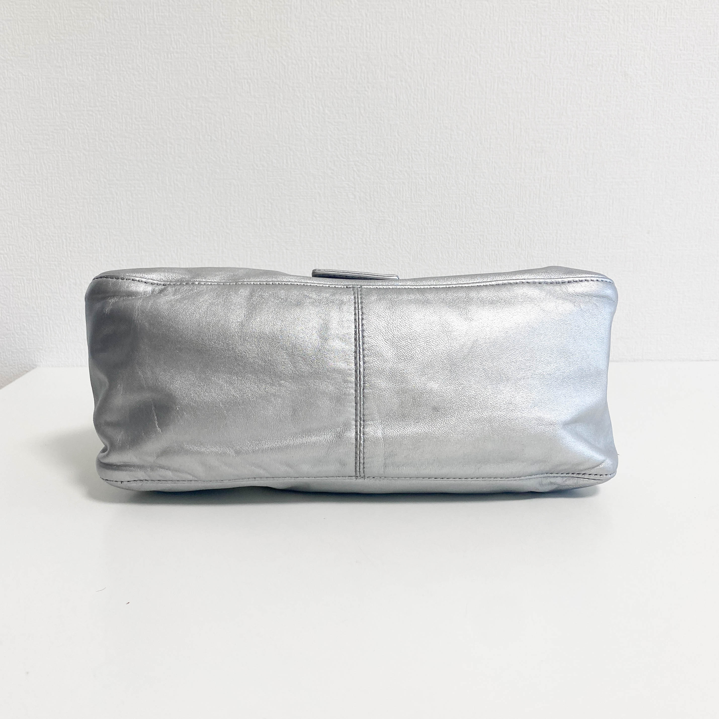 Mamma Baguette Silver Leather Shoulder Bag