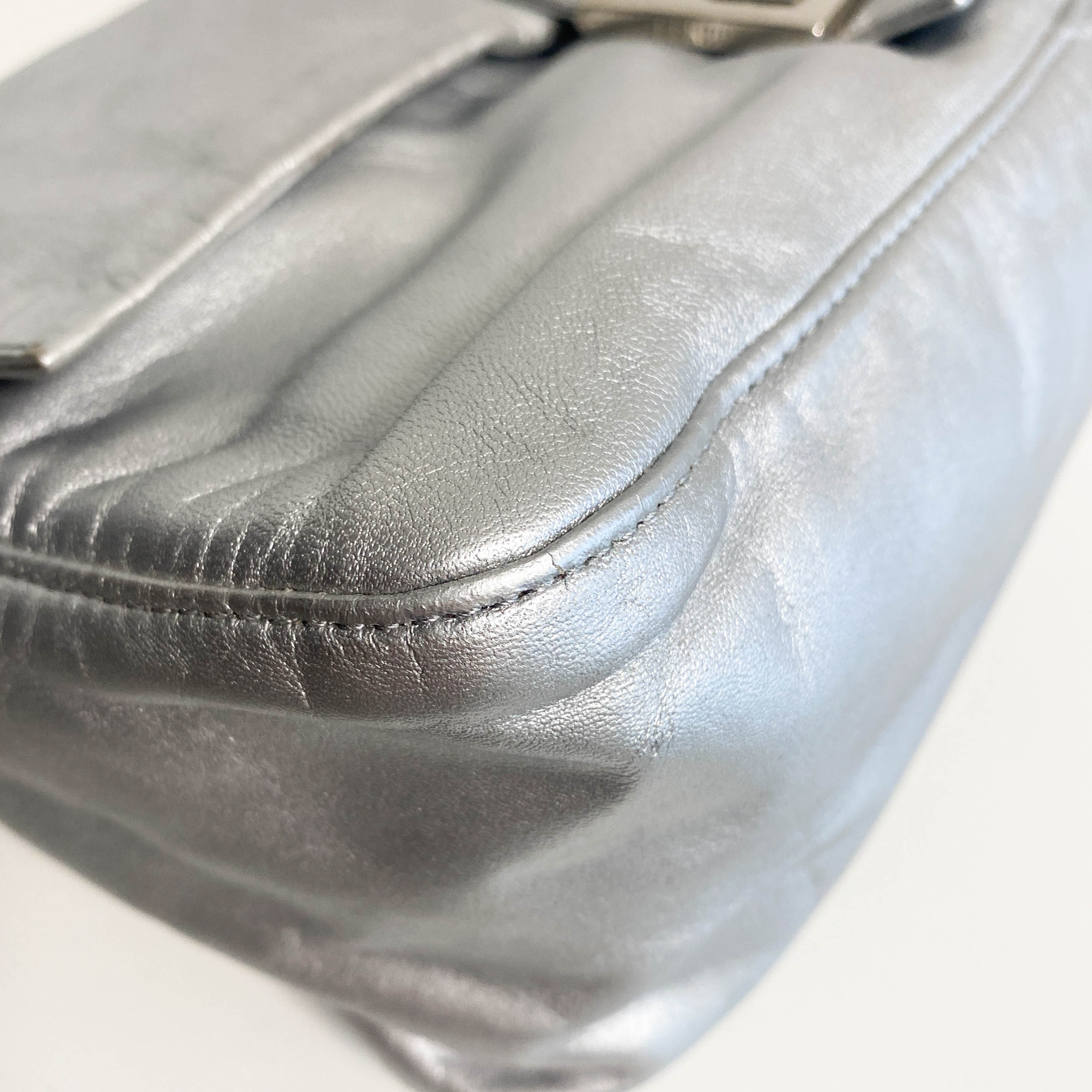 Mamma Baguette Silver Leather Shoulder Bag