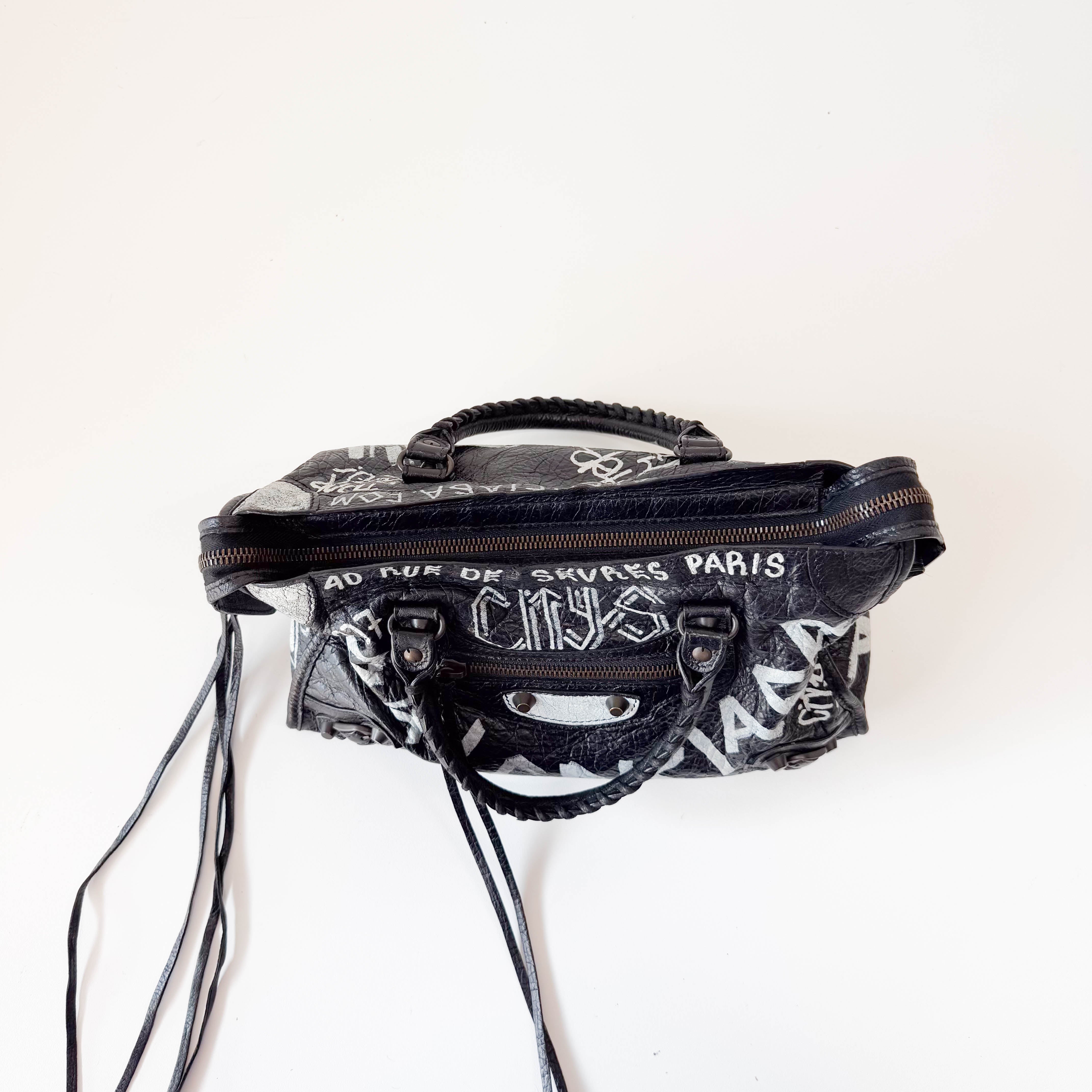 Graffiti The City Black Leather Hand Bag