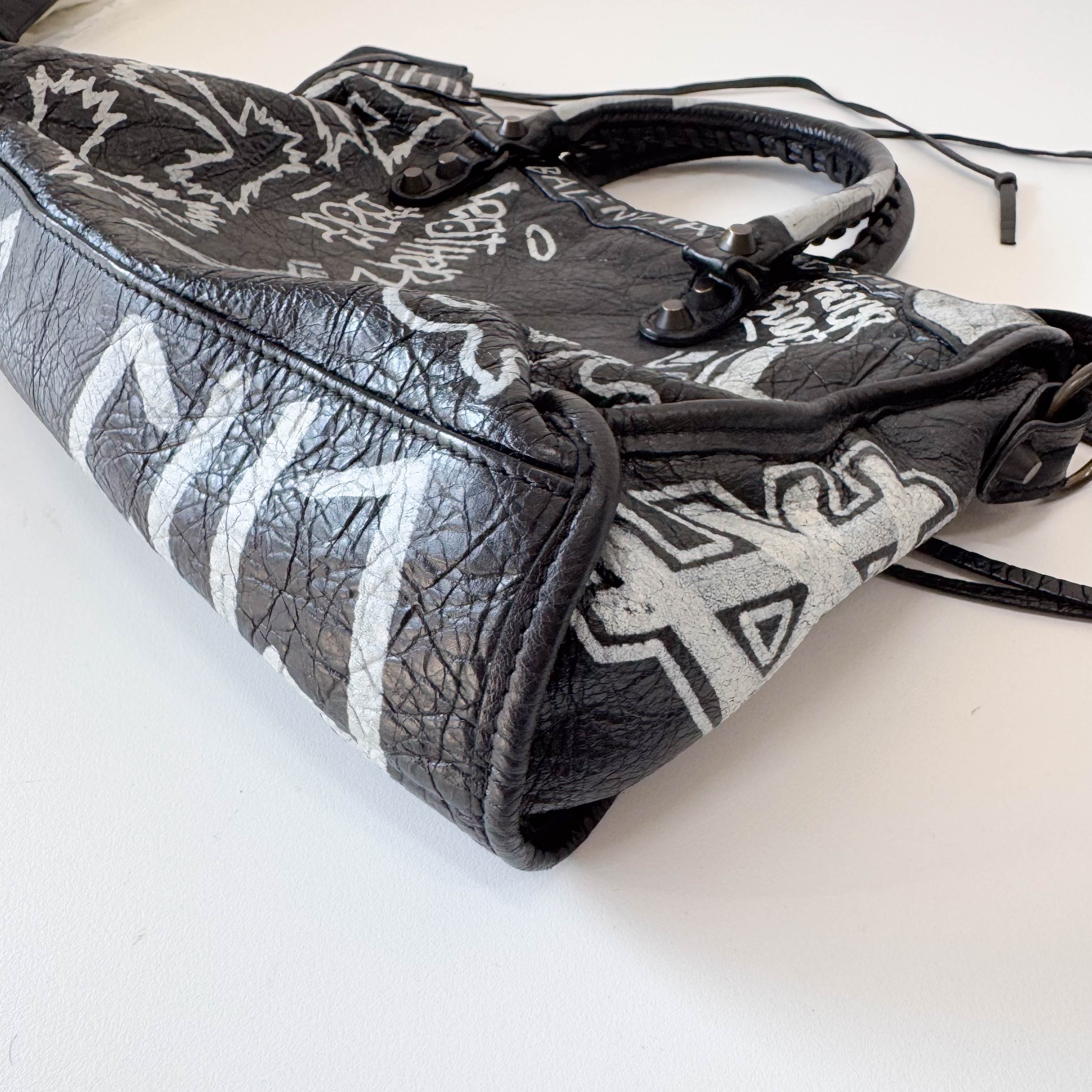 Graffiti The City Black Leather Hand Bag