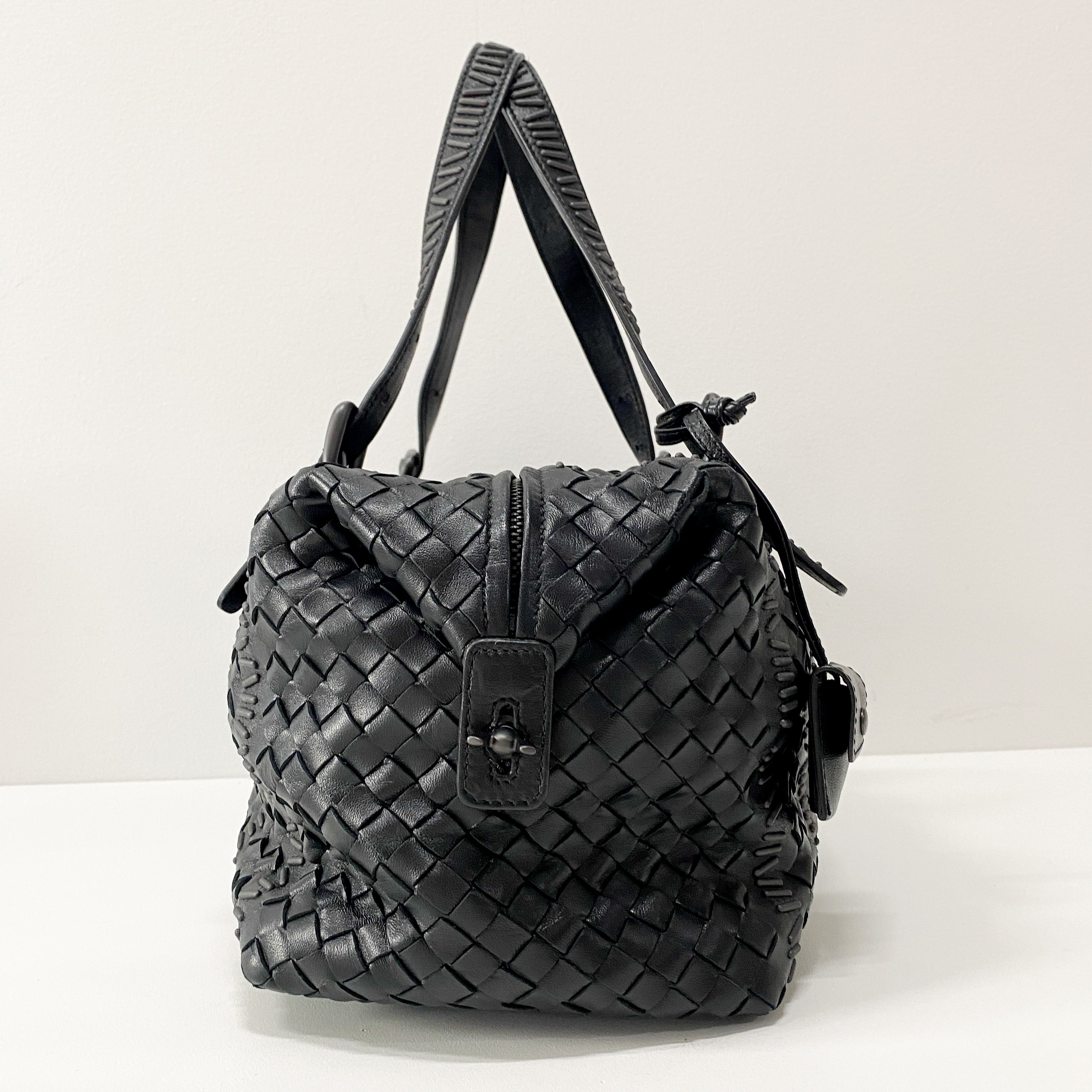 Intrecciato Black Leather Shoulder Bag