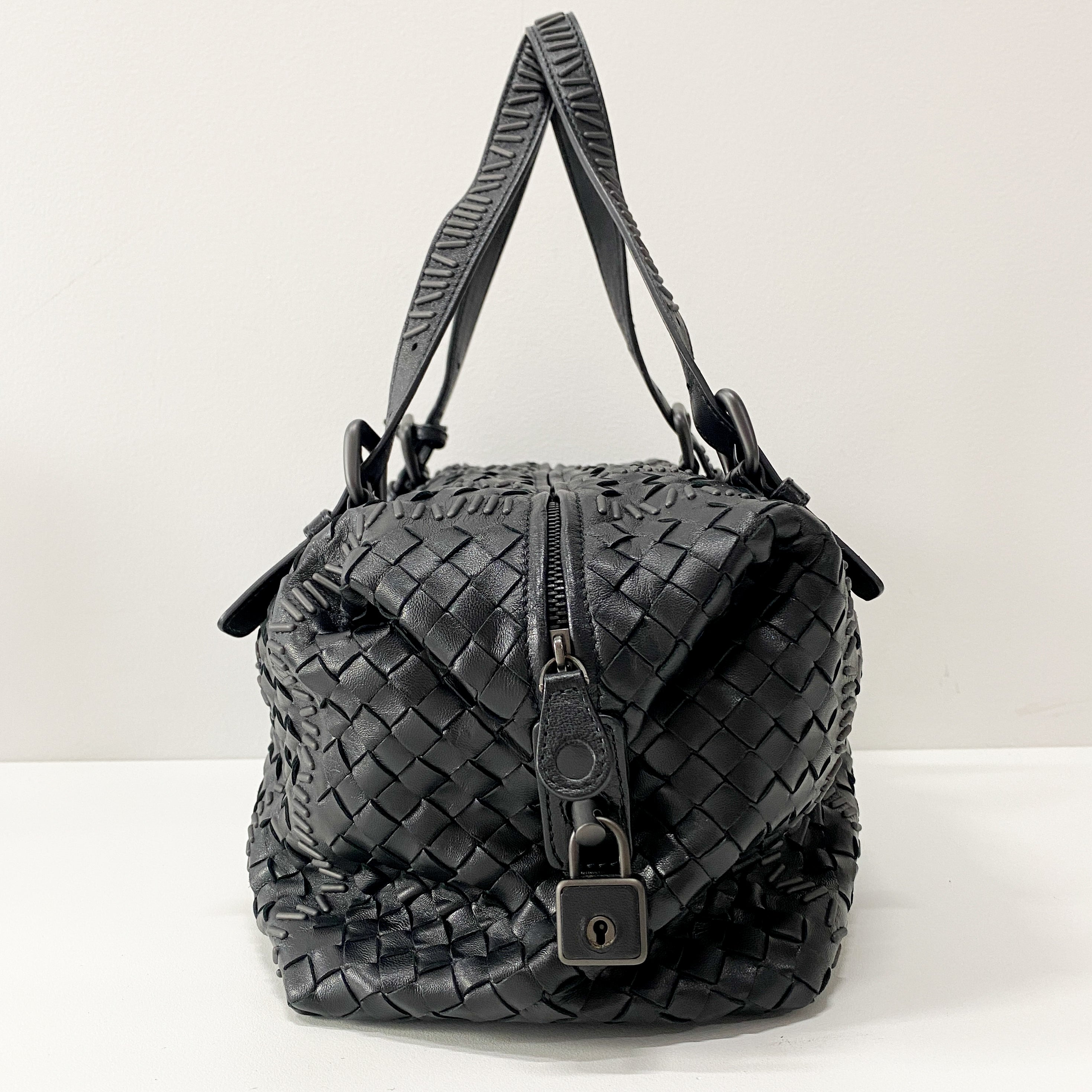 Intrecciato Black Leather Shoulder Bag