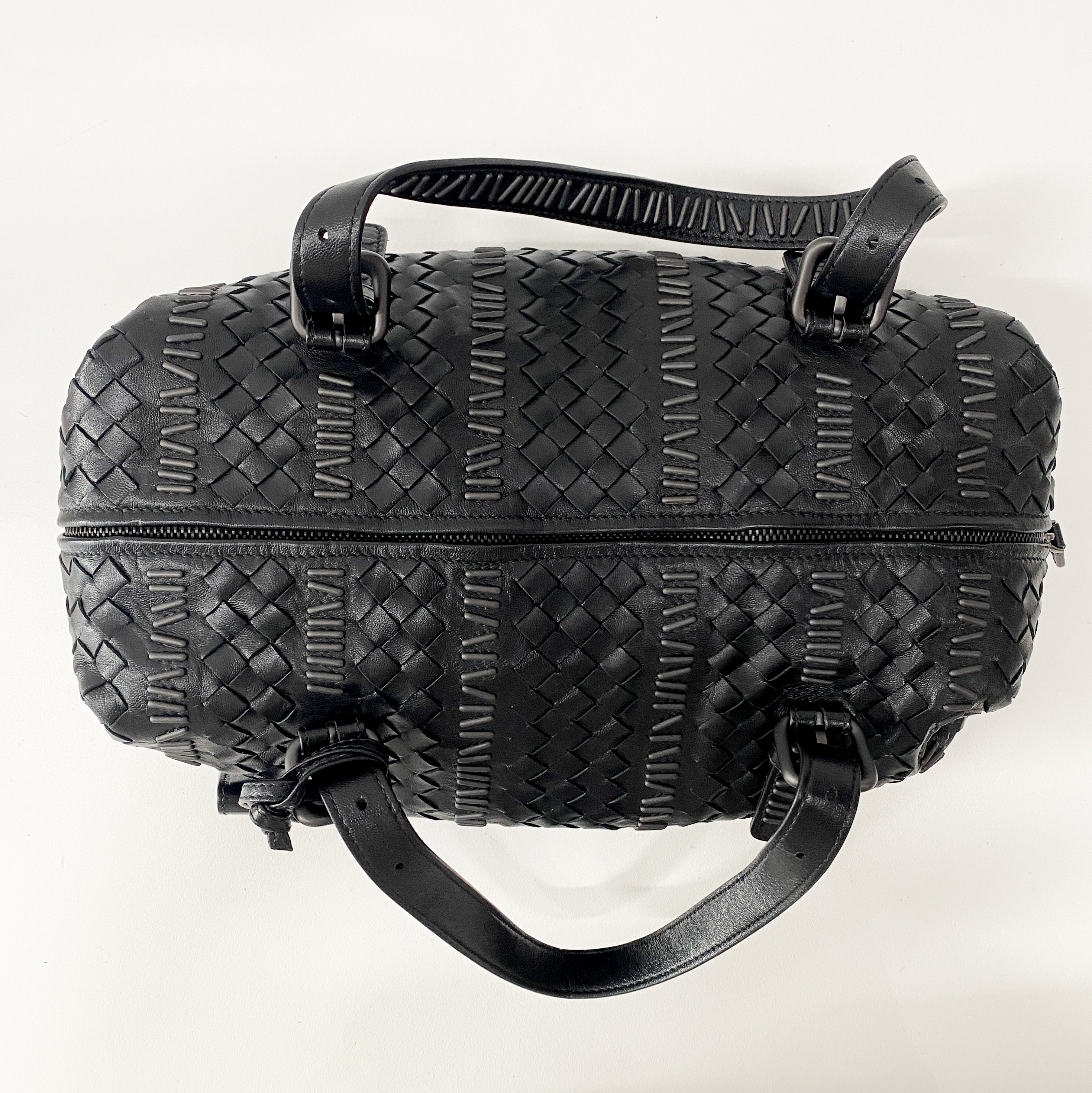 Intrecciato Black Leather Shoulder Bag