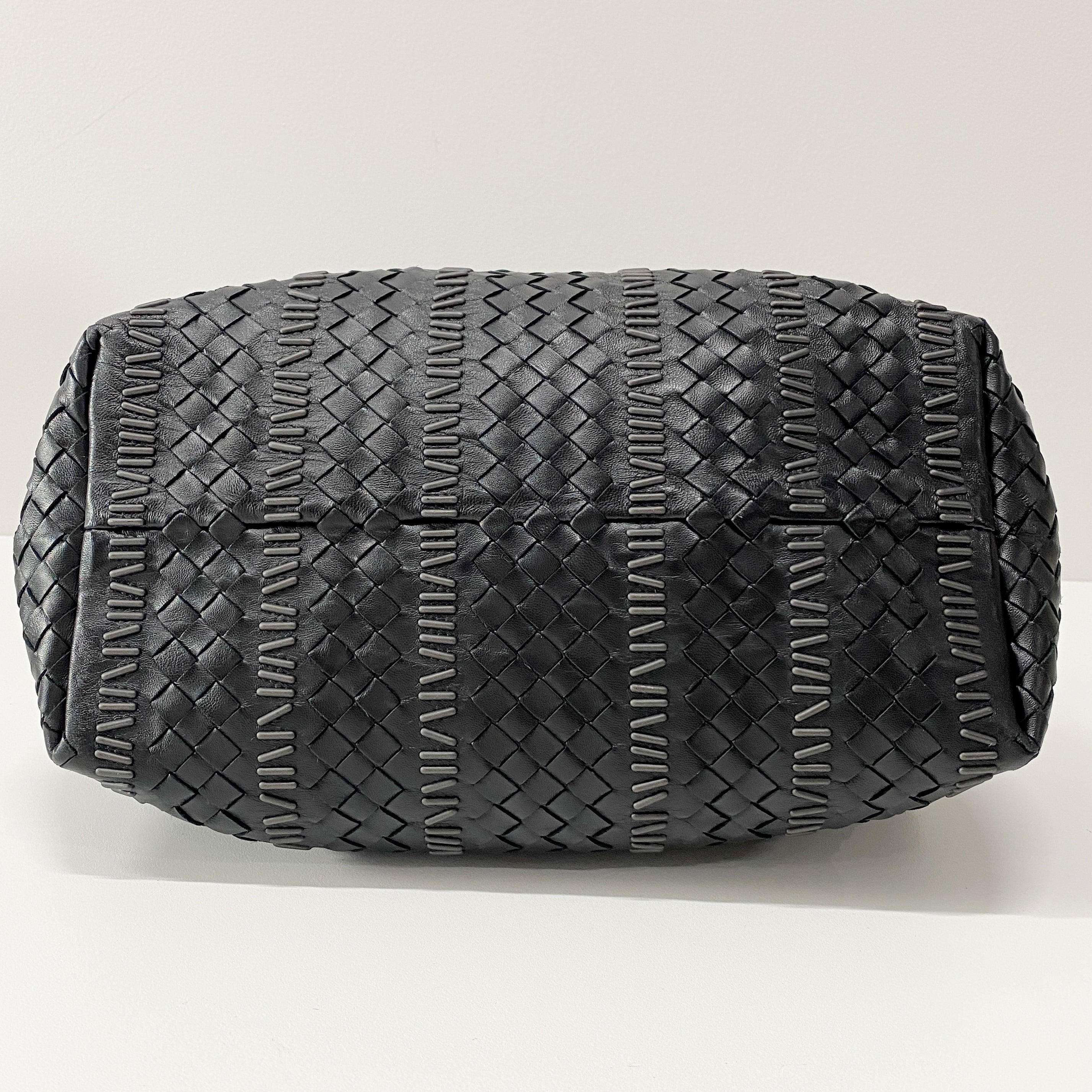 Intrecciato Black Leather Shoulder Bag