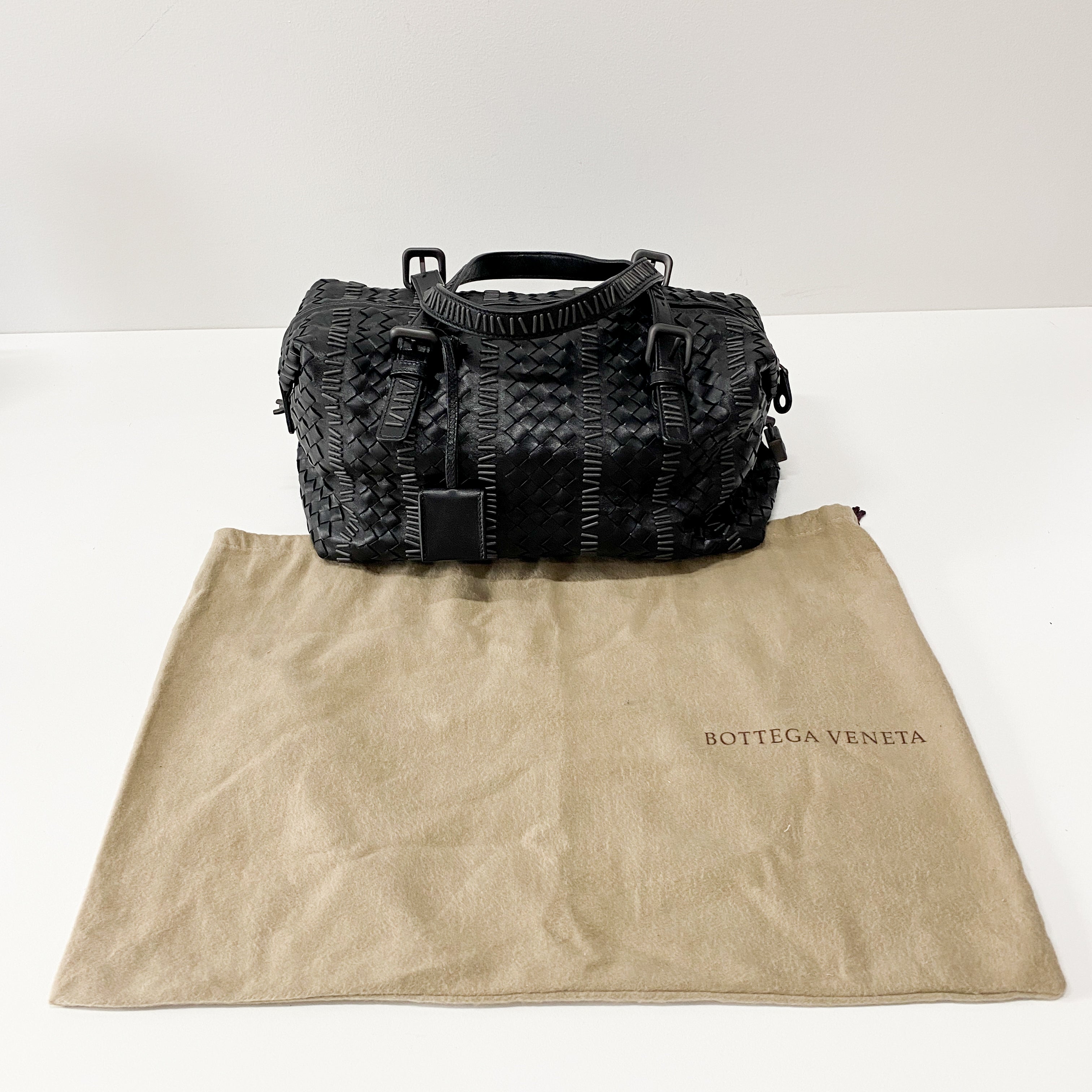 Intrecciato Black Leather Shoulder Bag