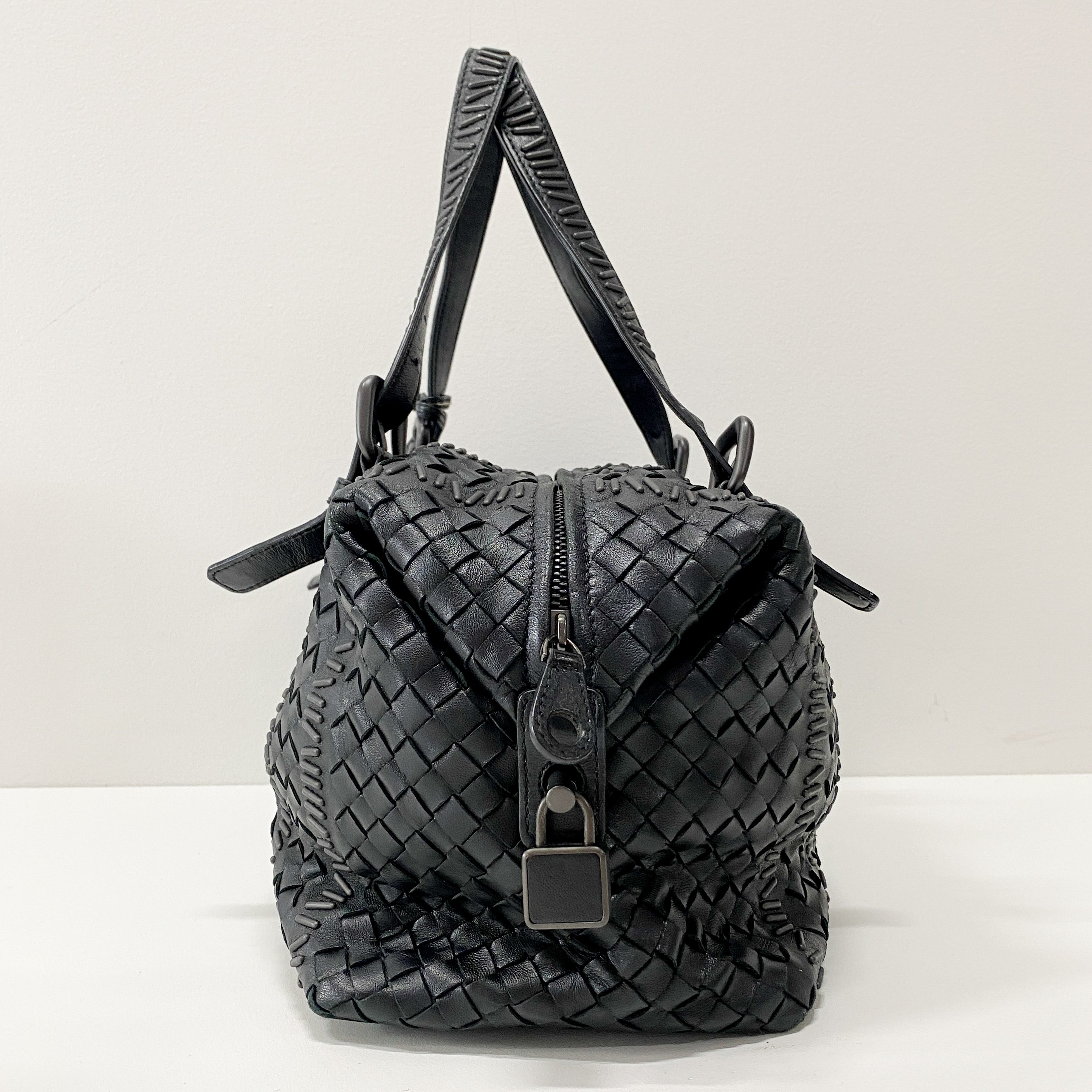 Intrecciato Black Leather Shoulder Bag