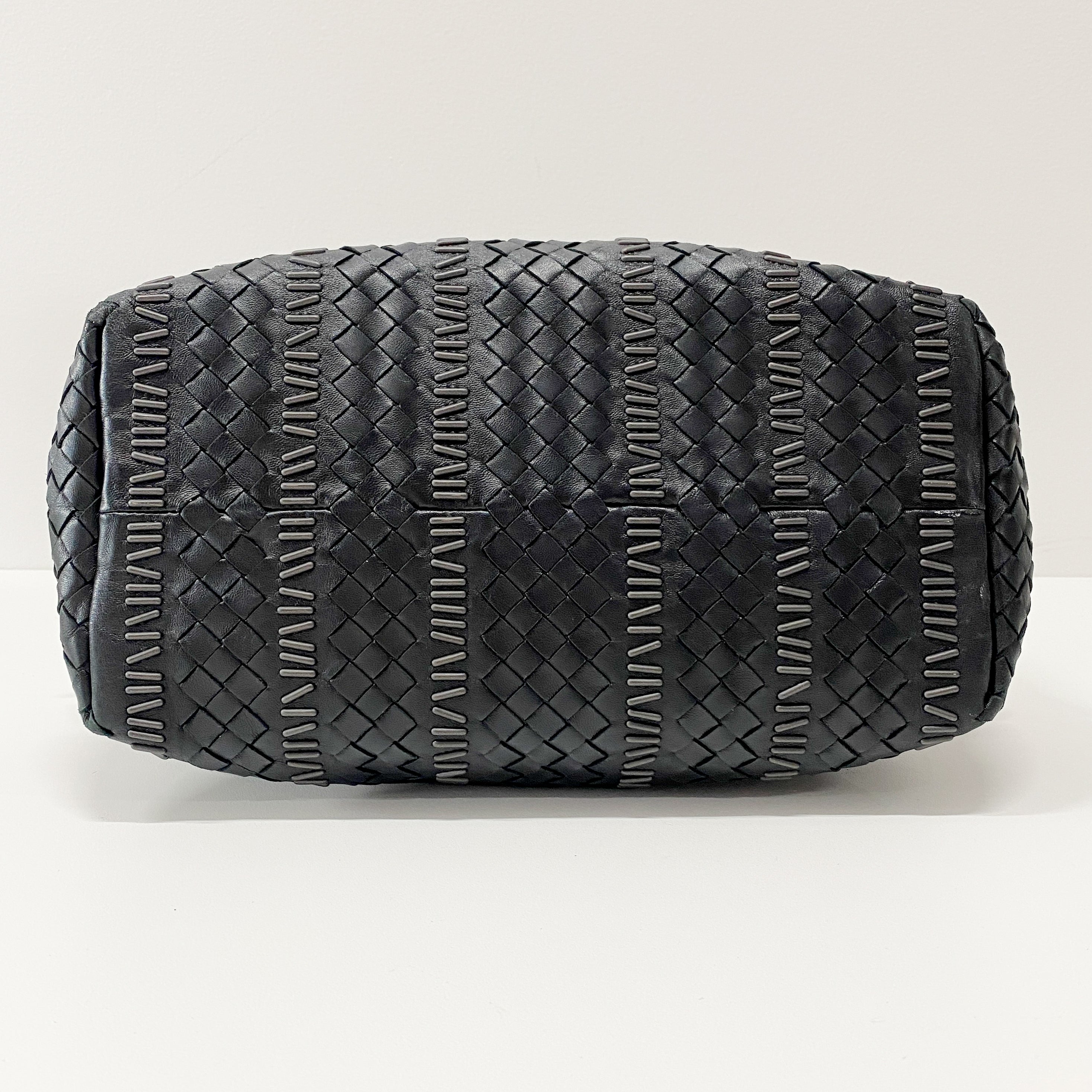 Intrecciato Black Leather Shoulder Bag