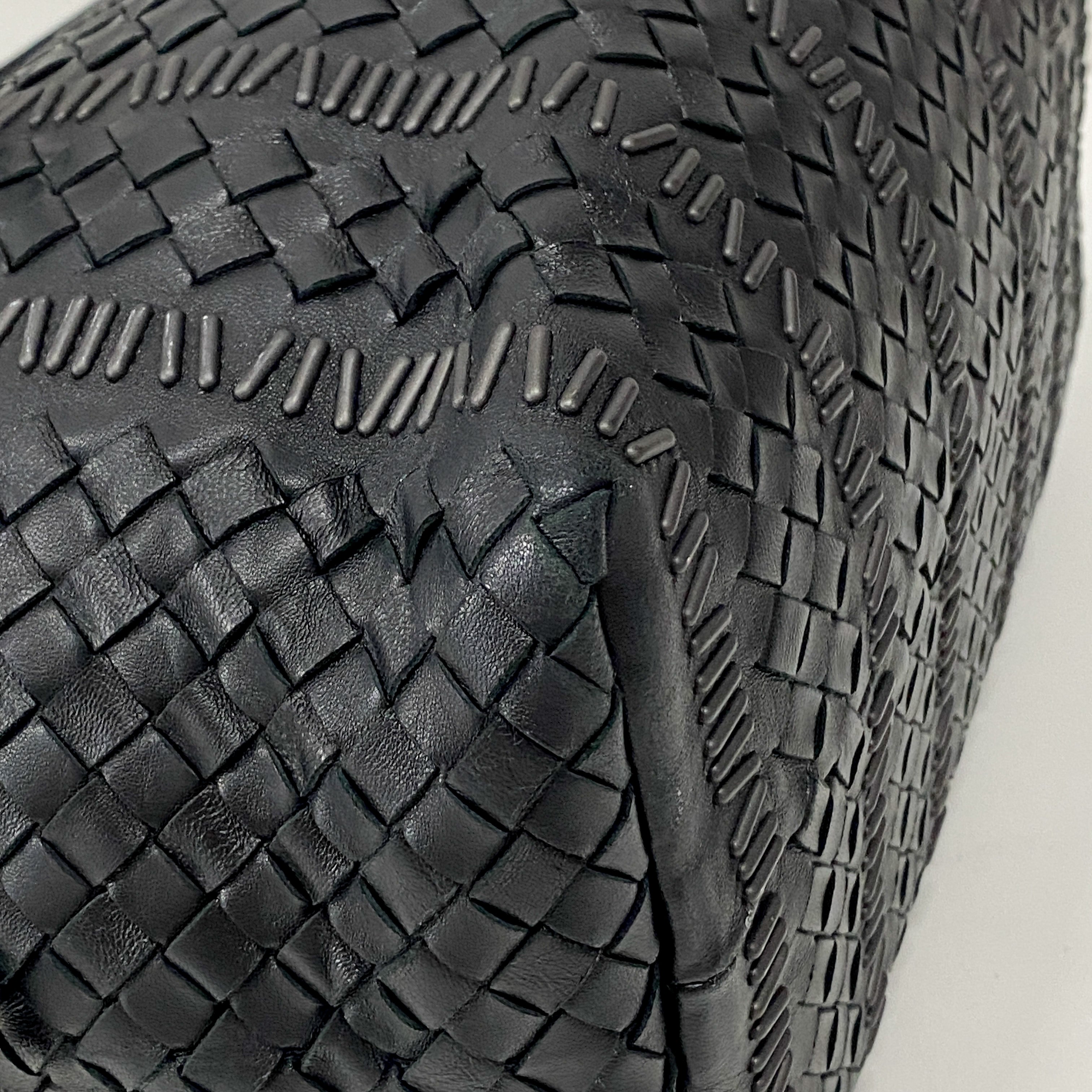 Intrecciato Black Leather Shoulder Bag