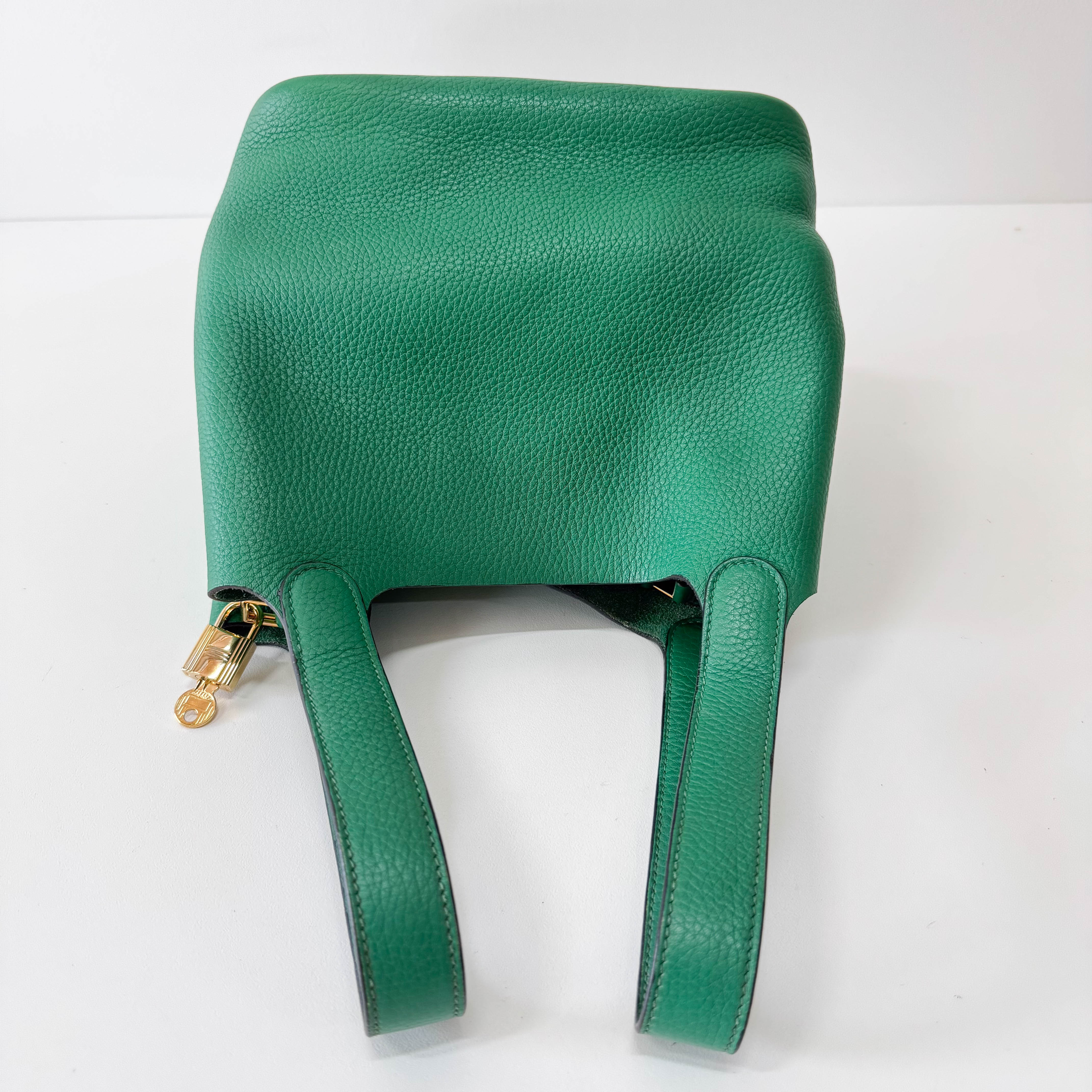 Picotin Lock 22 MM Taurillon Clemence Vert vertigo Gold hardware