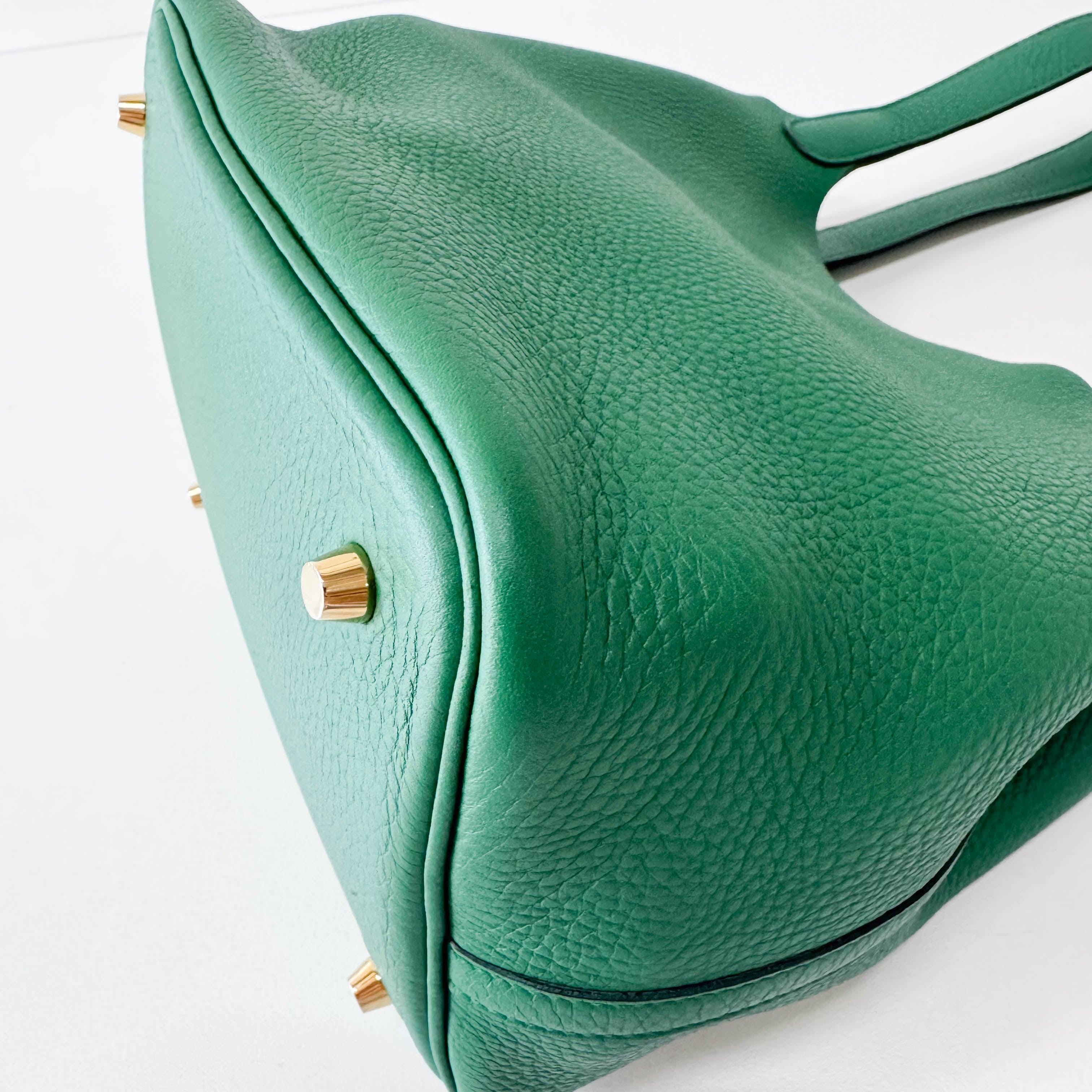 Picotin Lock 22 MM Taurillon Clemence Vert vertigo Gold hardware