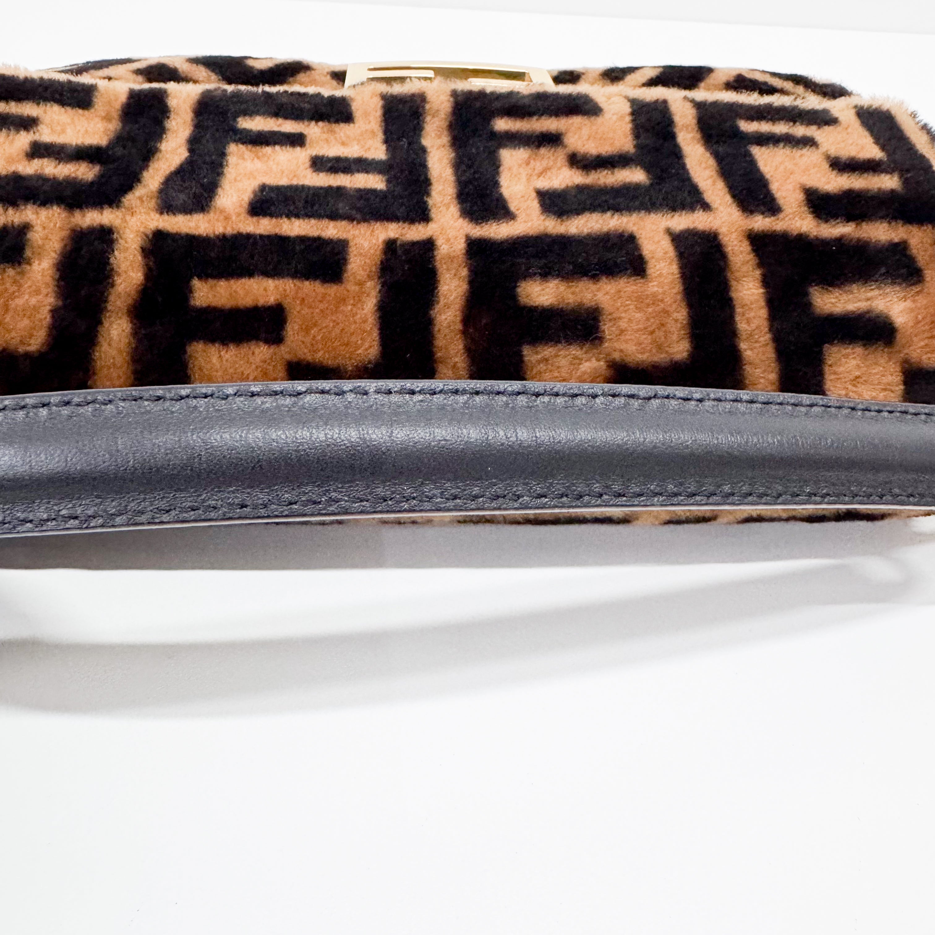 Zucca Baguette Brown Fur Two Way Bag