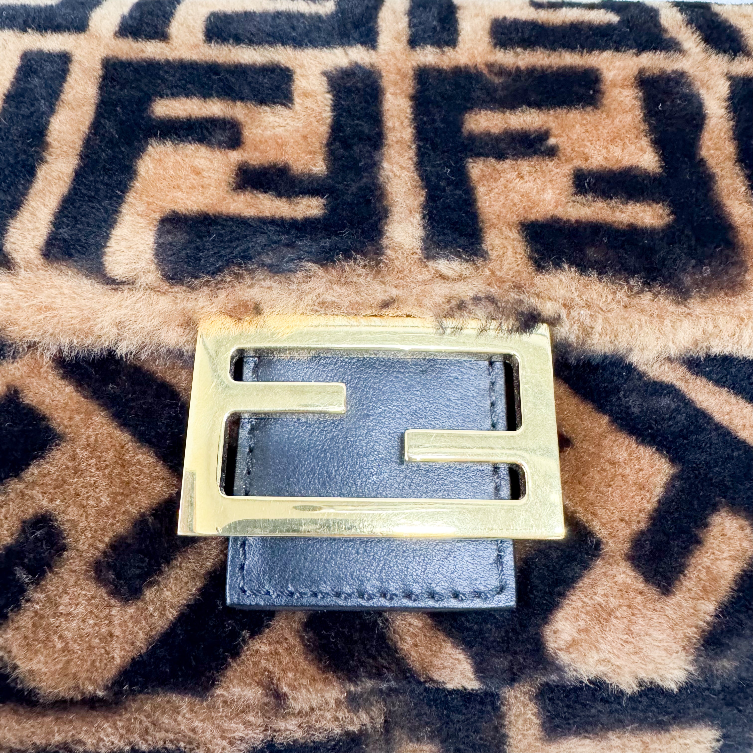 Zucca Baguette Brown Fur Two Way Bag