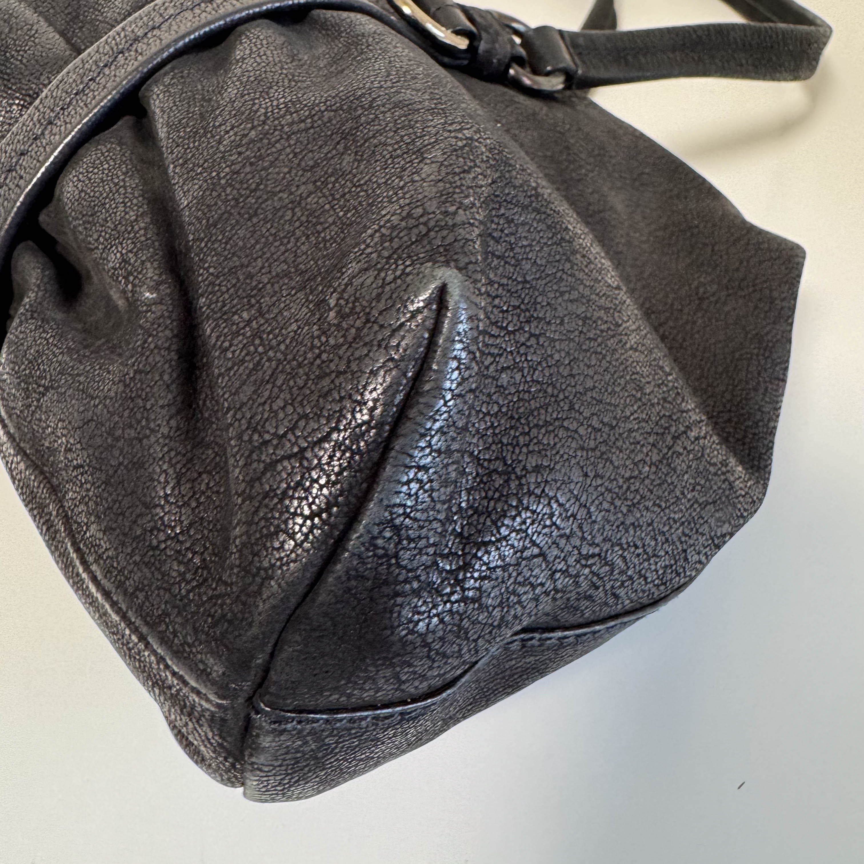 PRADA Vintage Black leather Shoulder Bag – HIVE PRELOVED