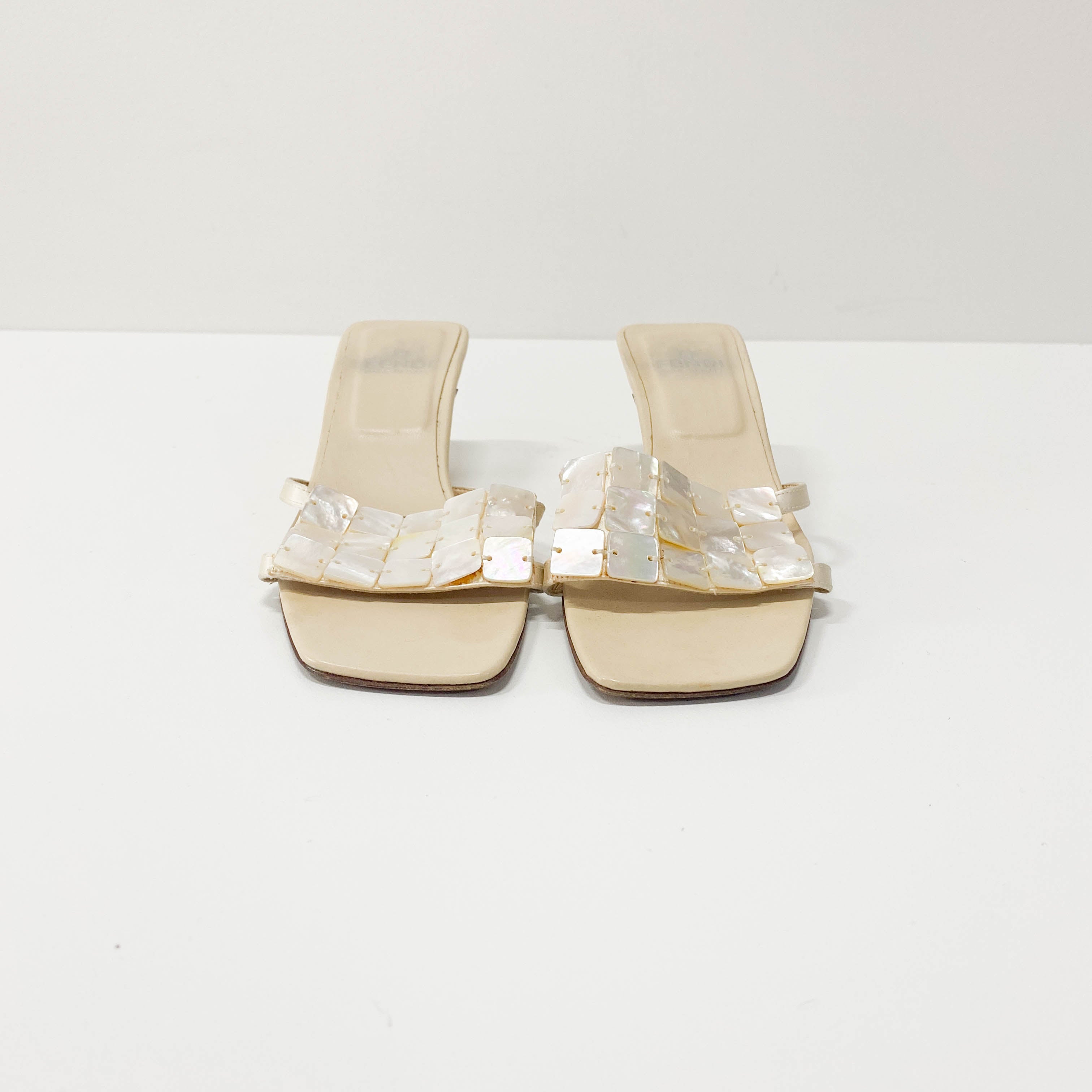 Size 35 Mother of Pearl Detail Leather Sandals