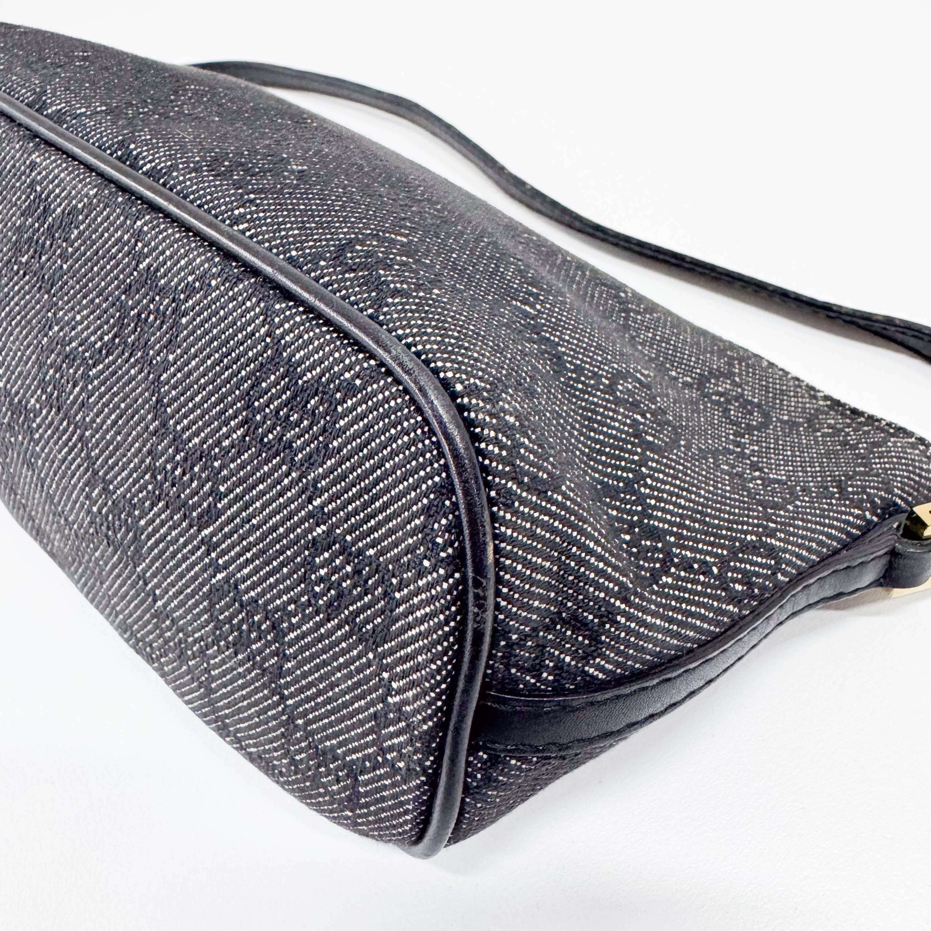 GG Canvas Black Shoulder Bag