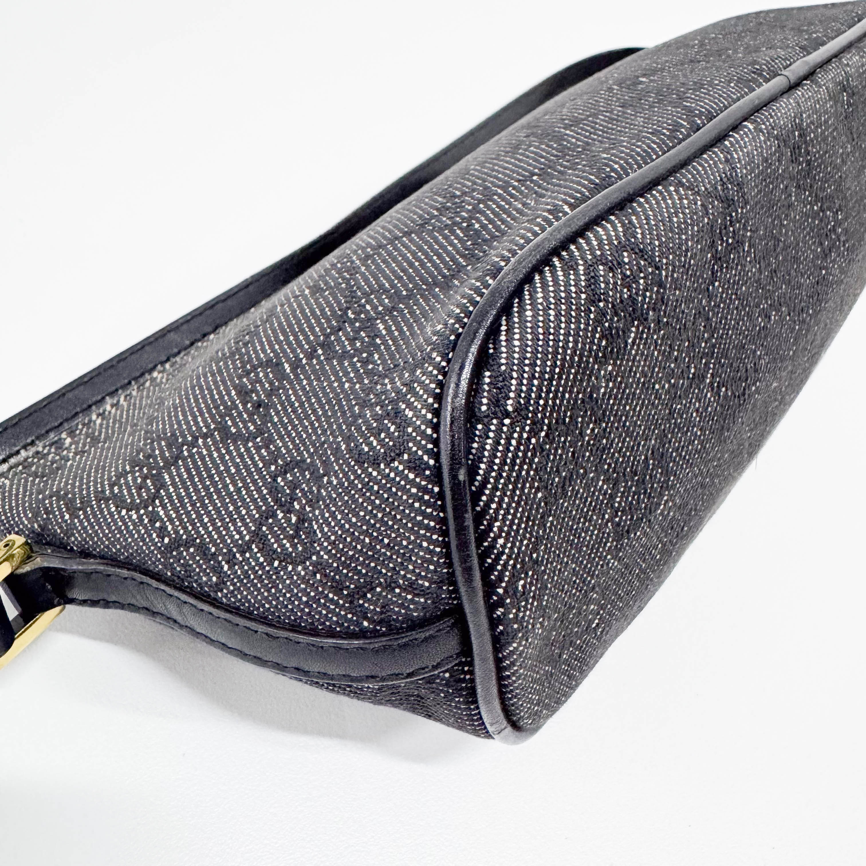 GG Canvas Black Shoulder Bag