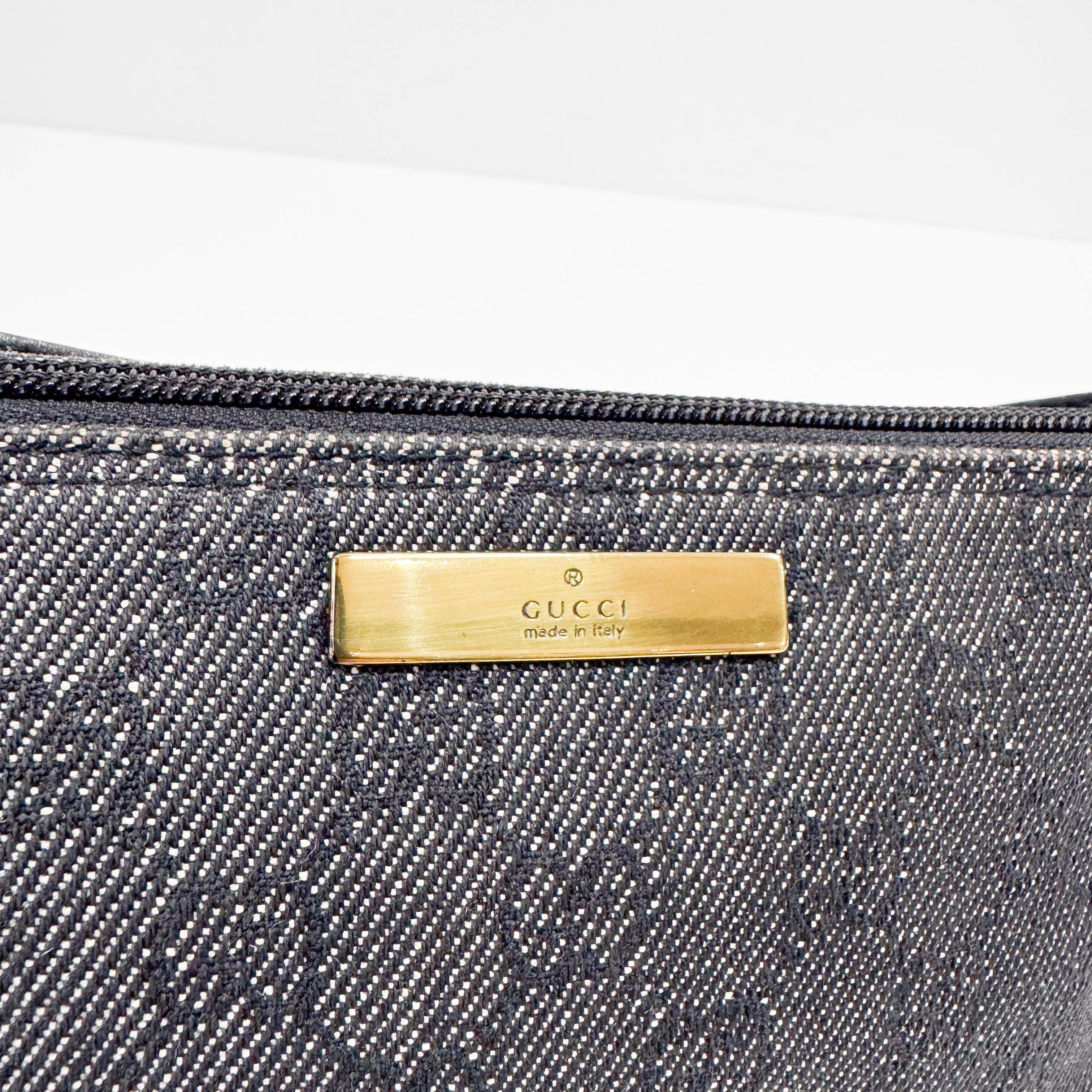 GG Canvas Black Shoulder Bag