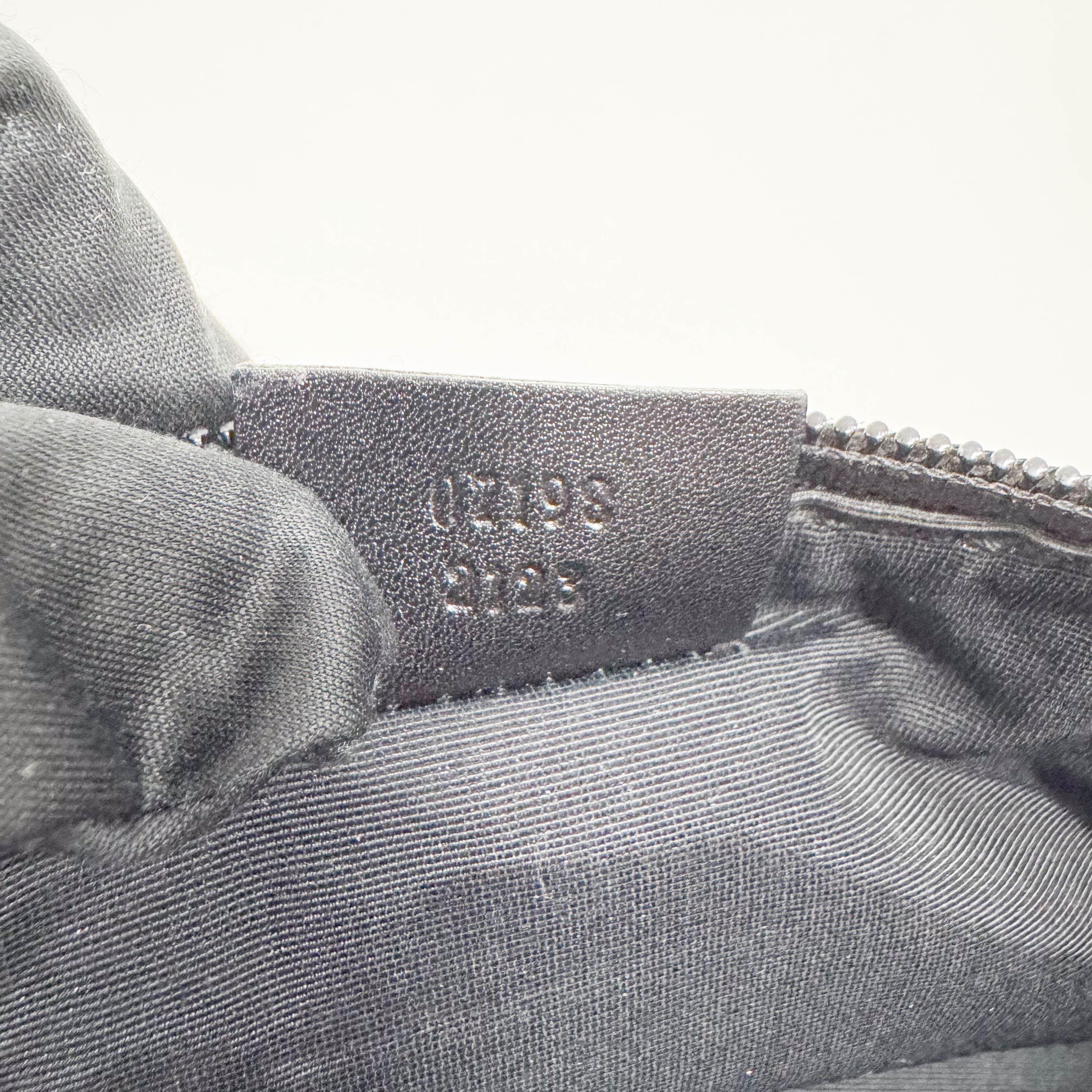 GG Canvas Black Shoulder Bag