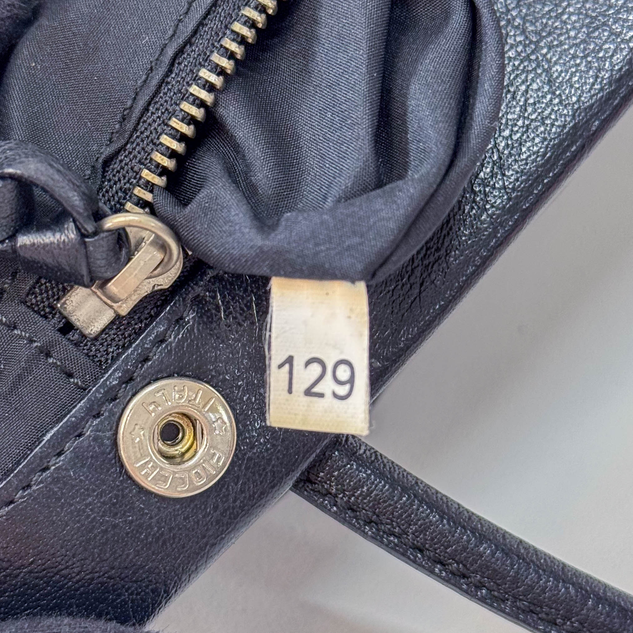 バッグ archive shoulder black leather bag waist MIU MIU Archive Black Leather Shoulder Bag – HIVE PRELOVED