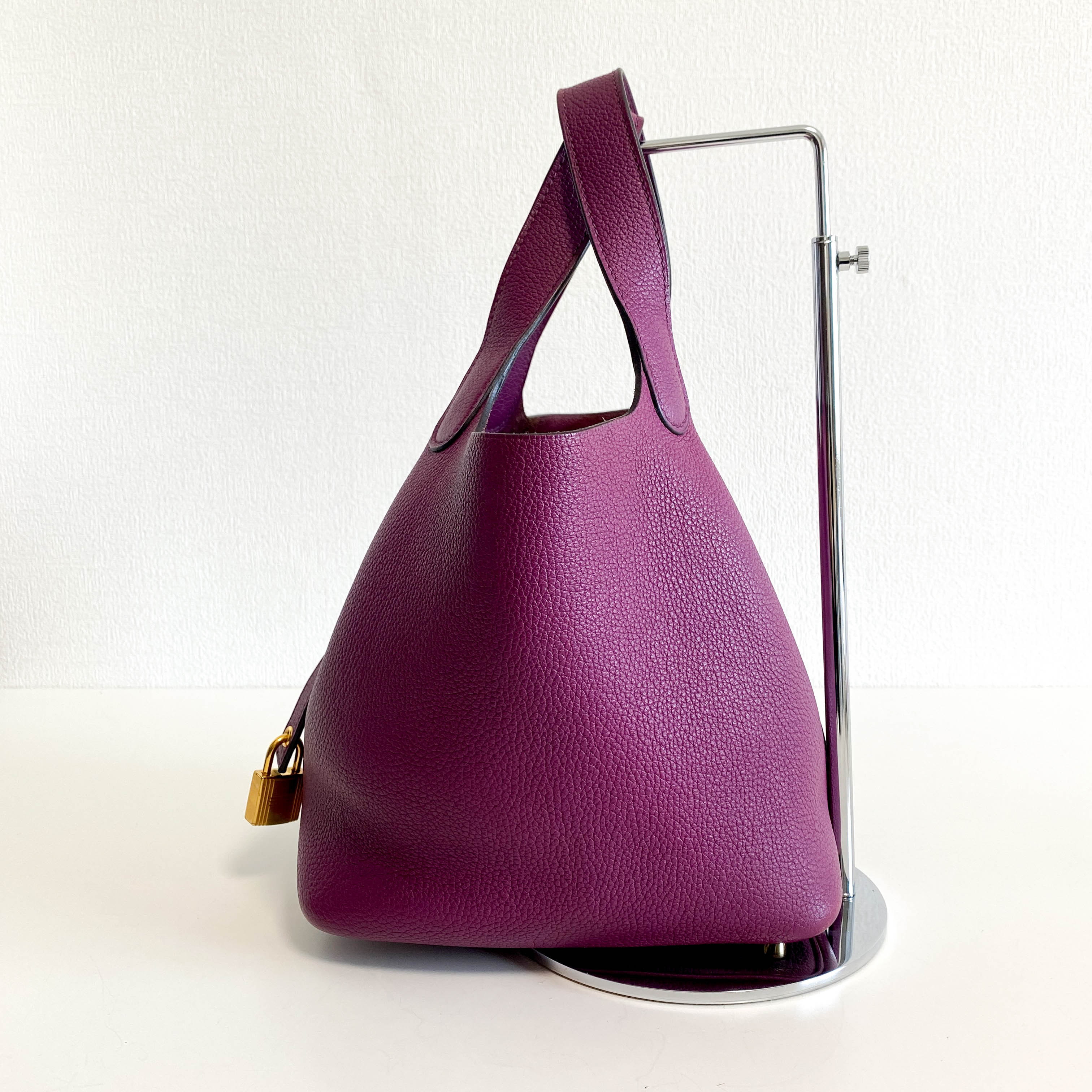 Picotin Lock PM Purple Taurillon Maulice Leather / Gold Hardware