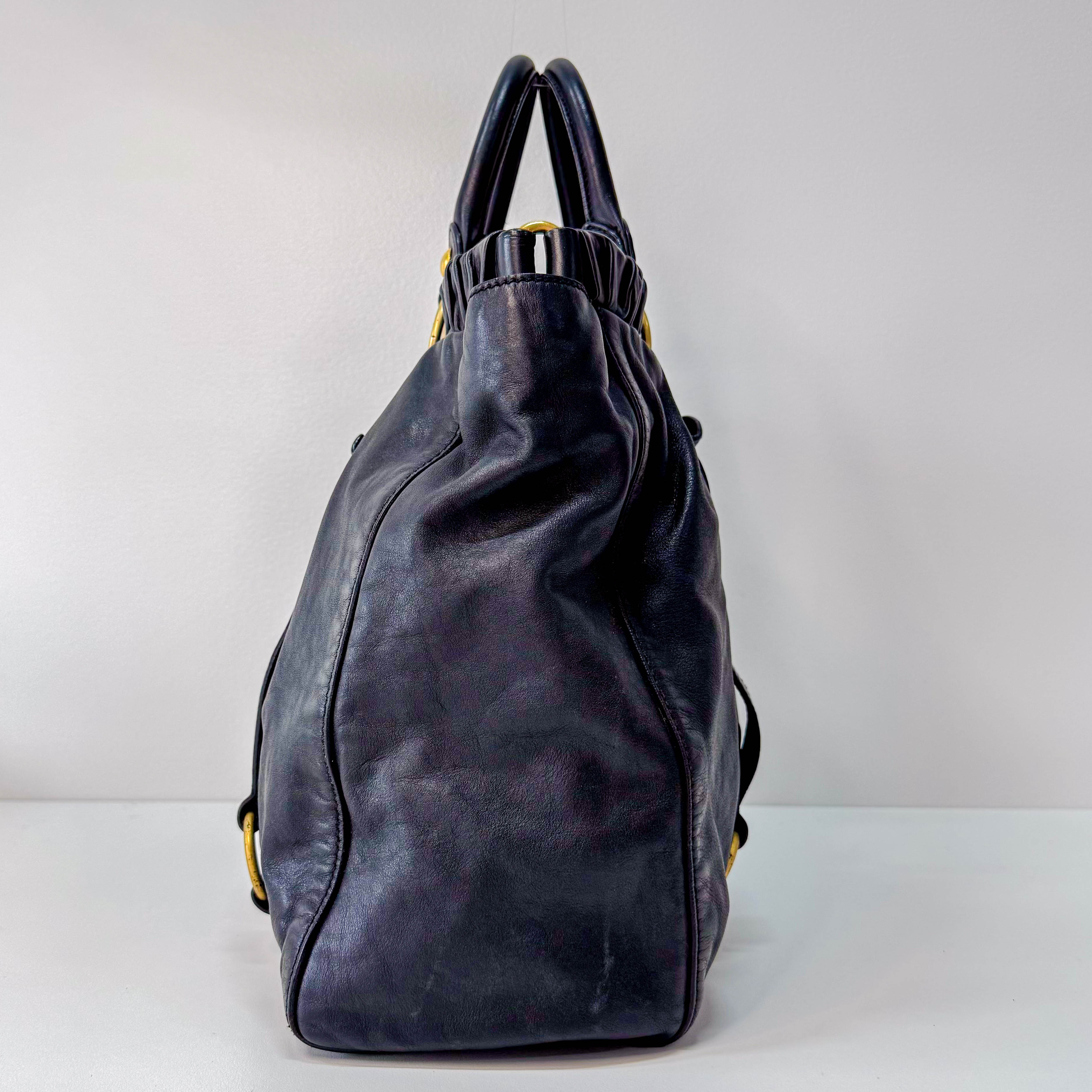 Matelassé Black Leather Shoulder Bag