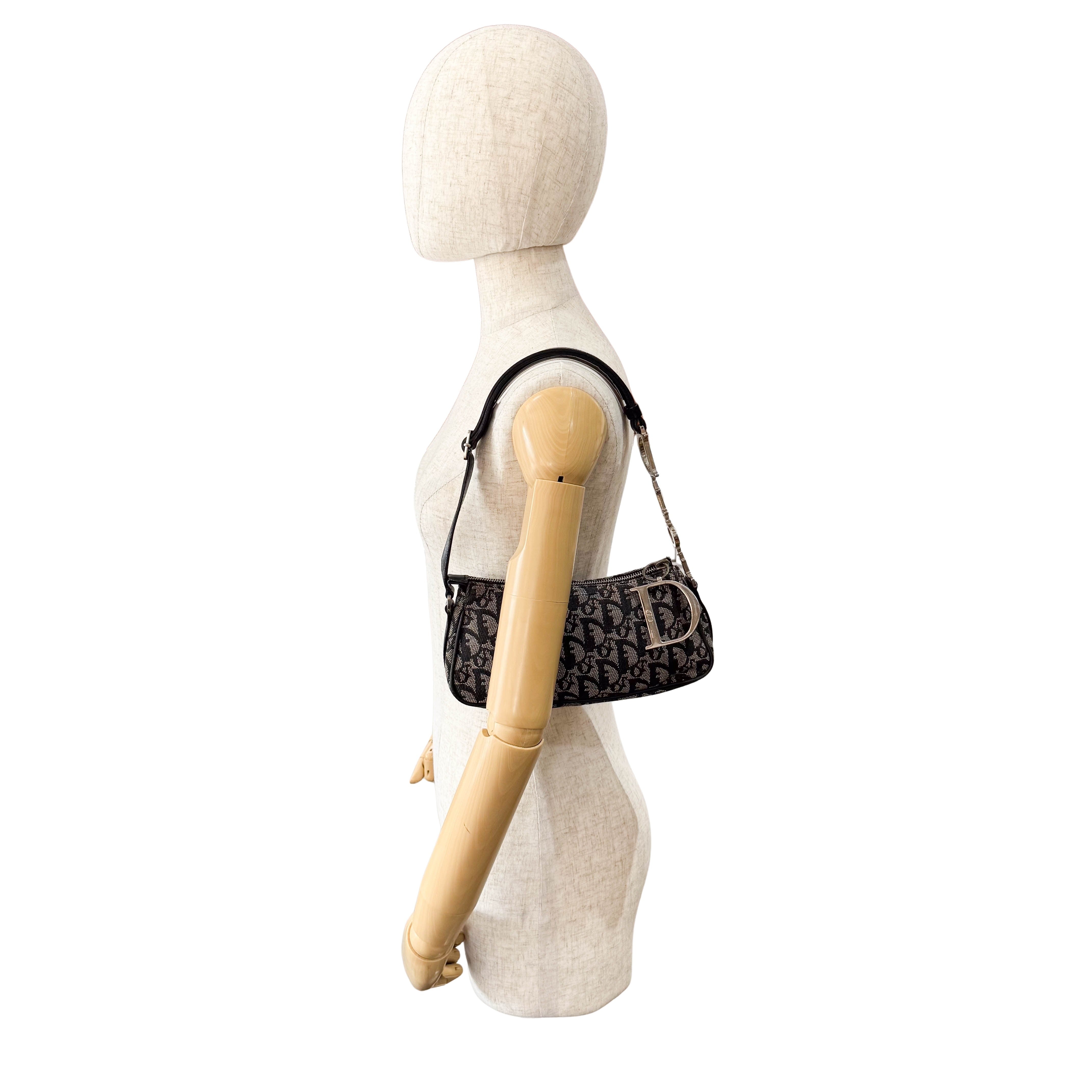 Trotter Accesorie Pouch Shoulder Bag