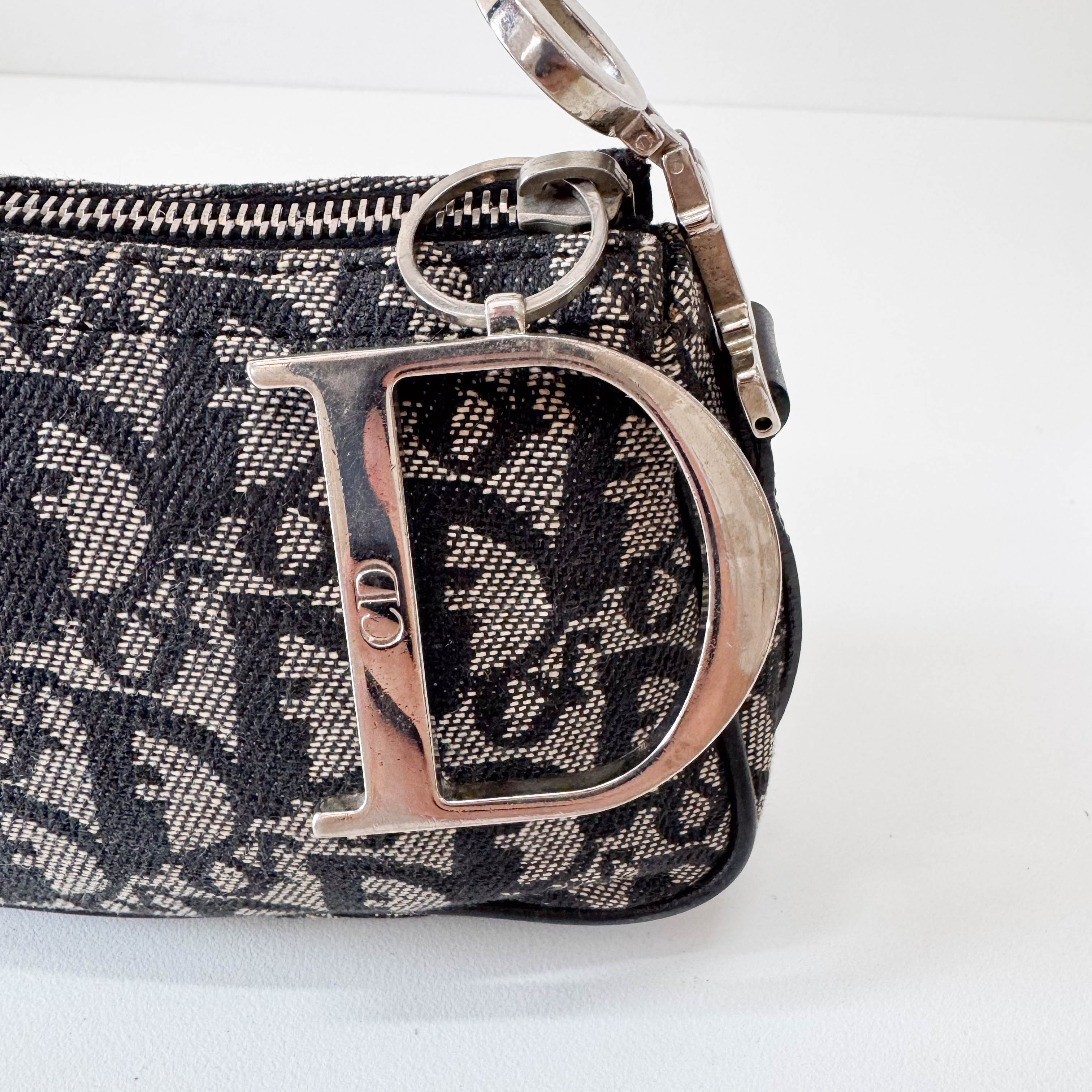 Trotter Accesorie Pouch Shoulder Bag