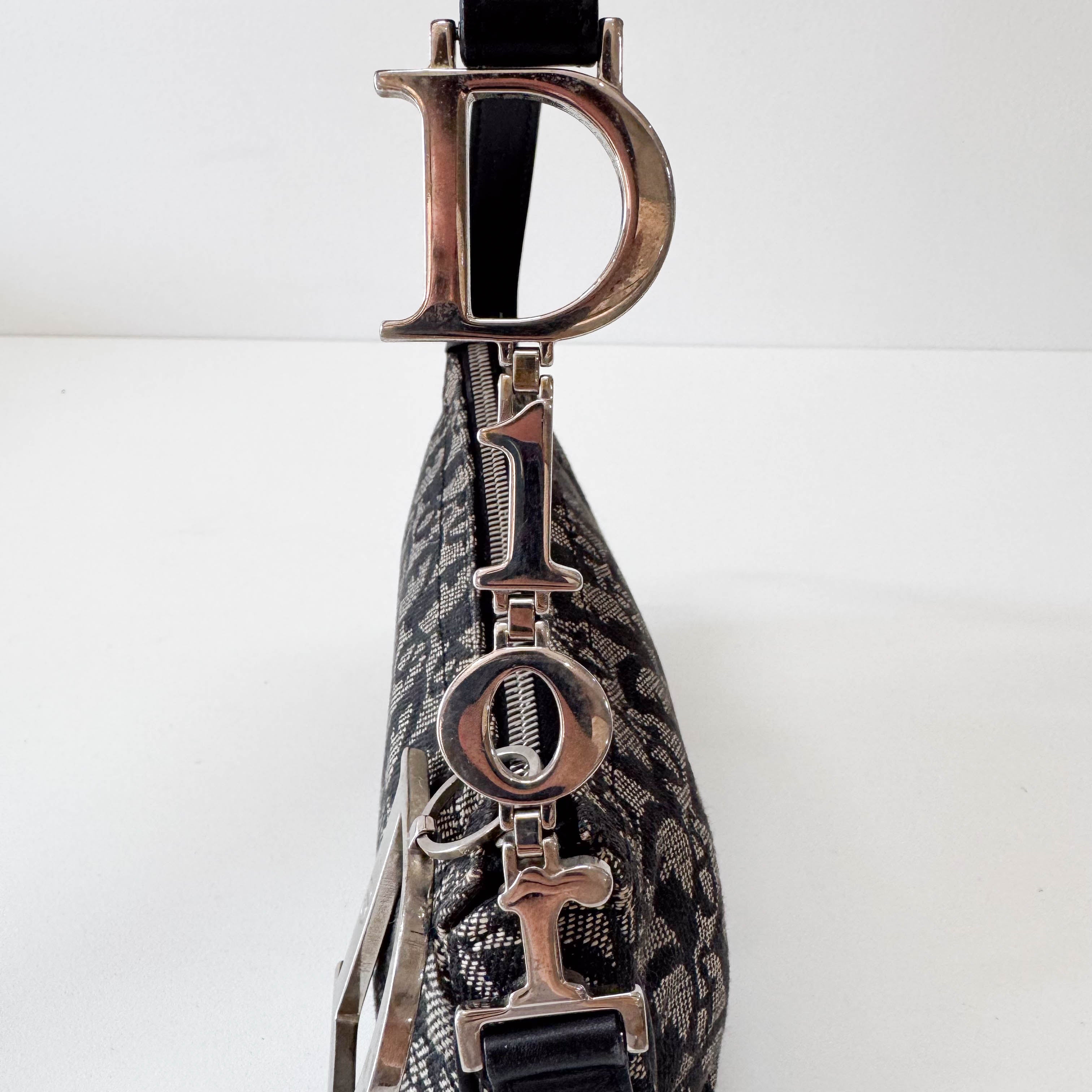 Trotter Accesorie Pouch Shoulder Bag