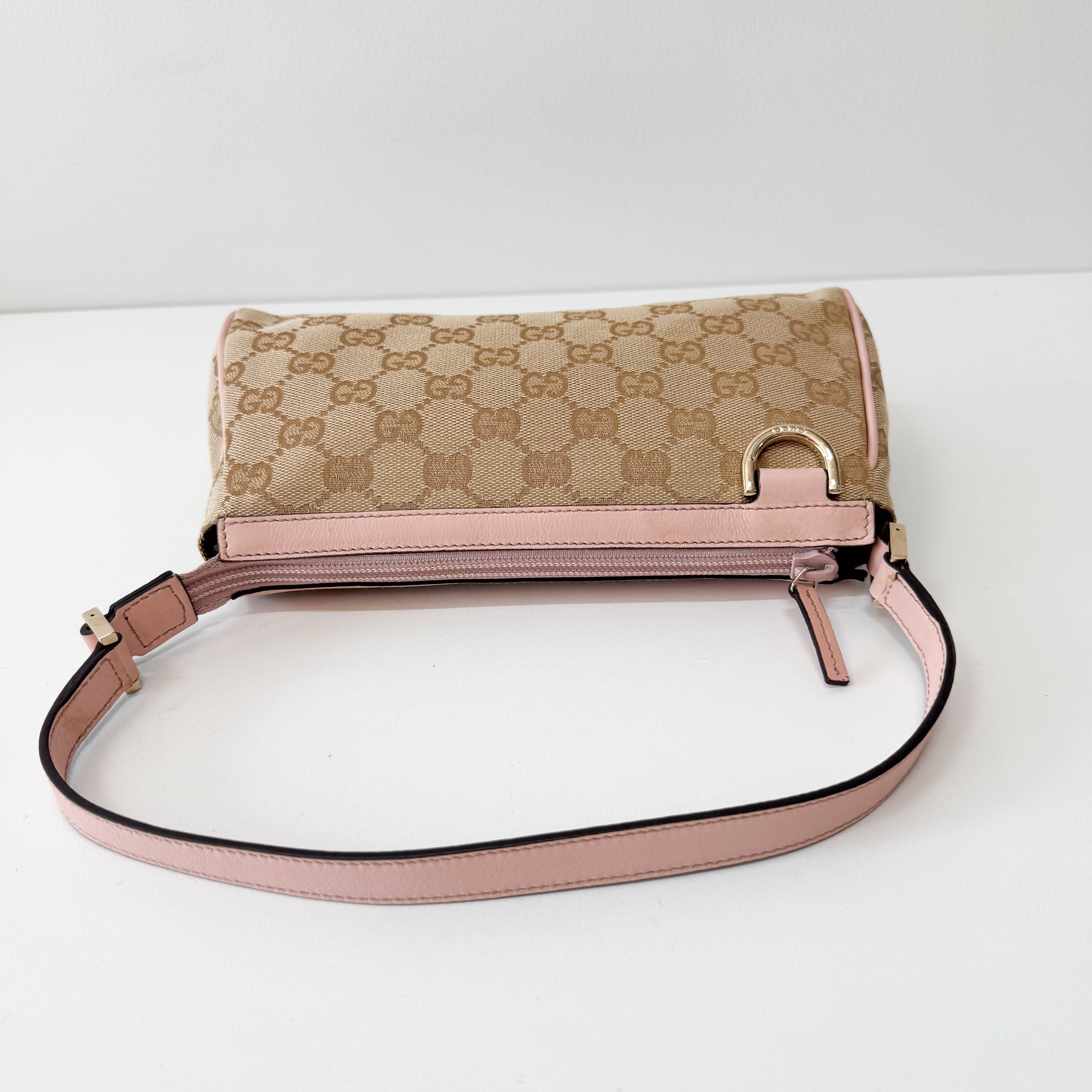 GG Canvas Shoulder Bag