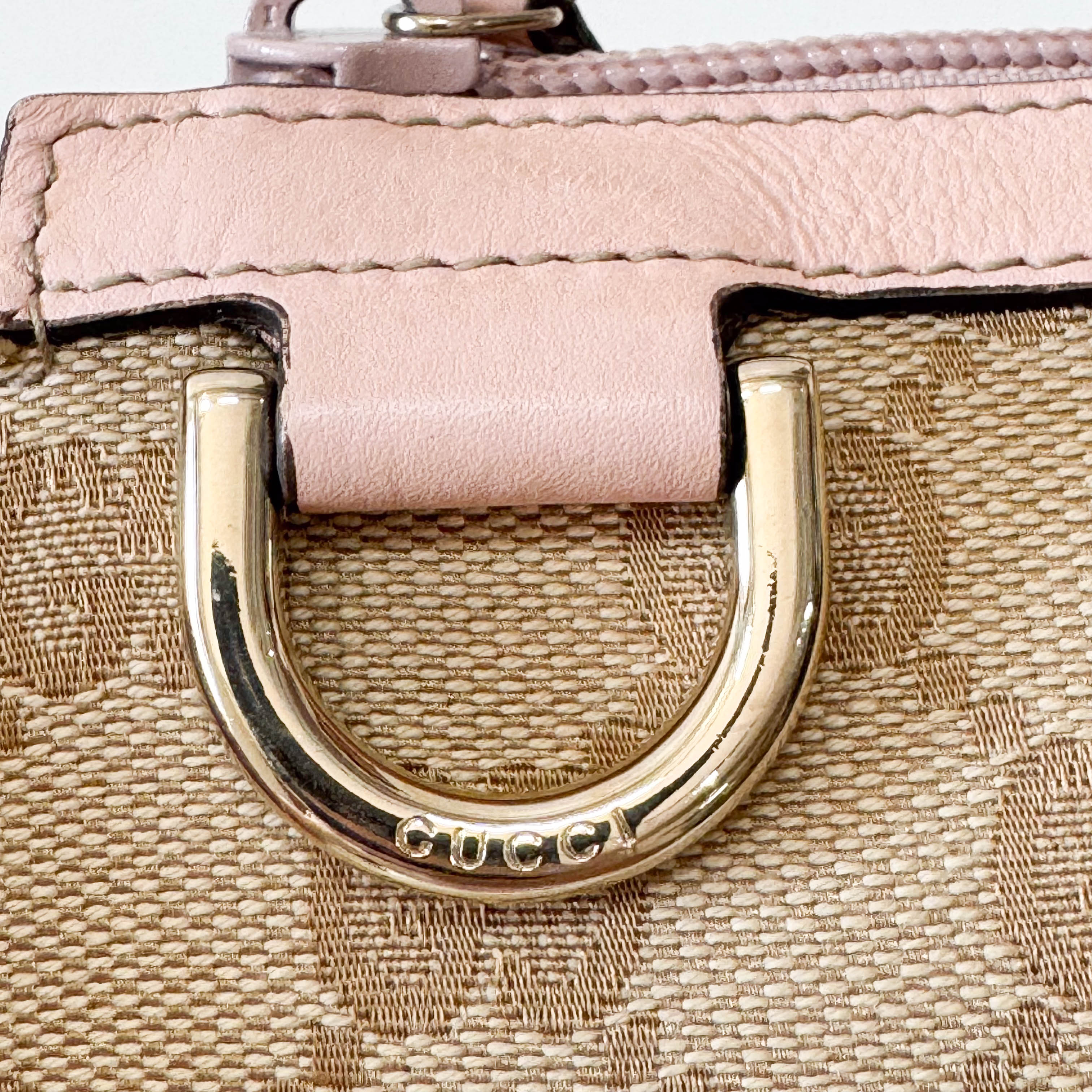 GG Canvas Shoulder Bag